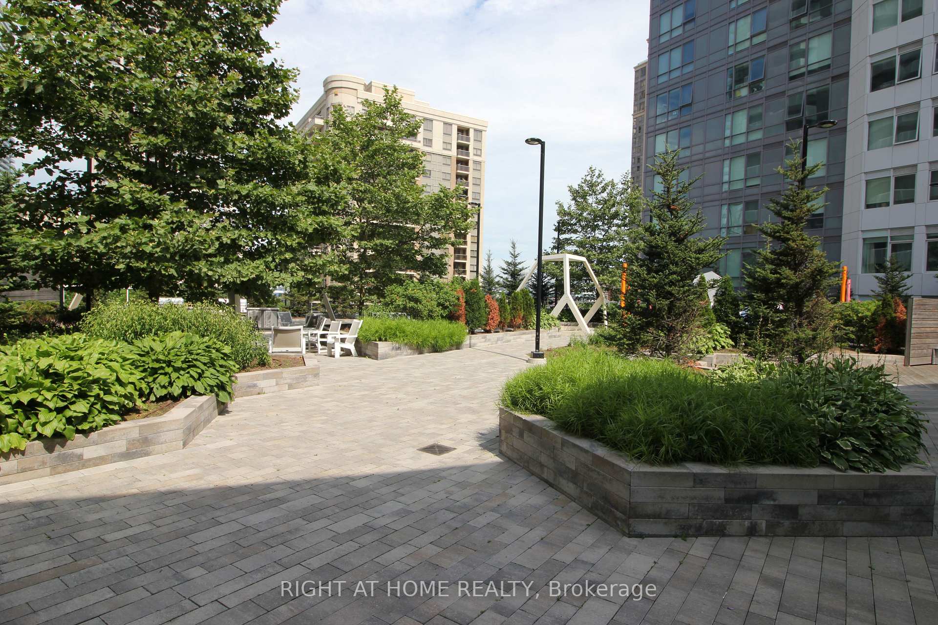 Photo 7 of Unit 602, 4065 Confederation Parkway, Mississauga, City Centre — HOMEH
