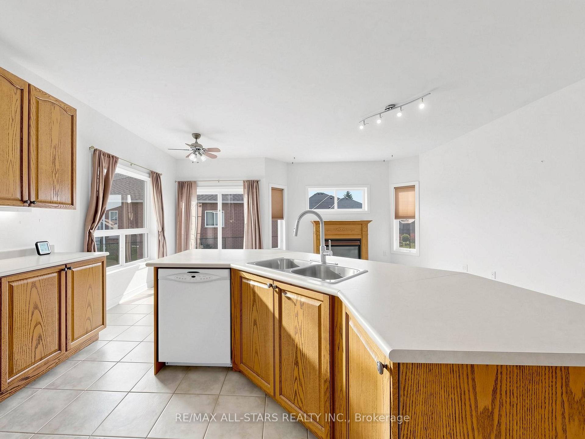 Photo 12 of 1178 Mitchell Court, Innisfil, Alcona — HOMEH