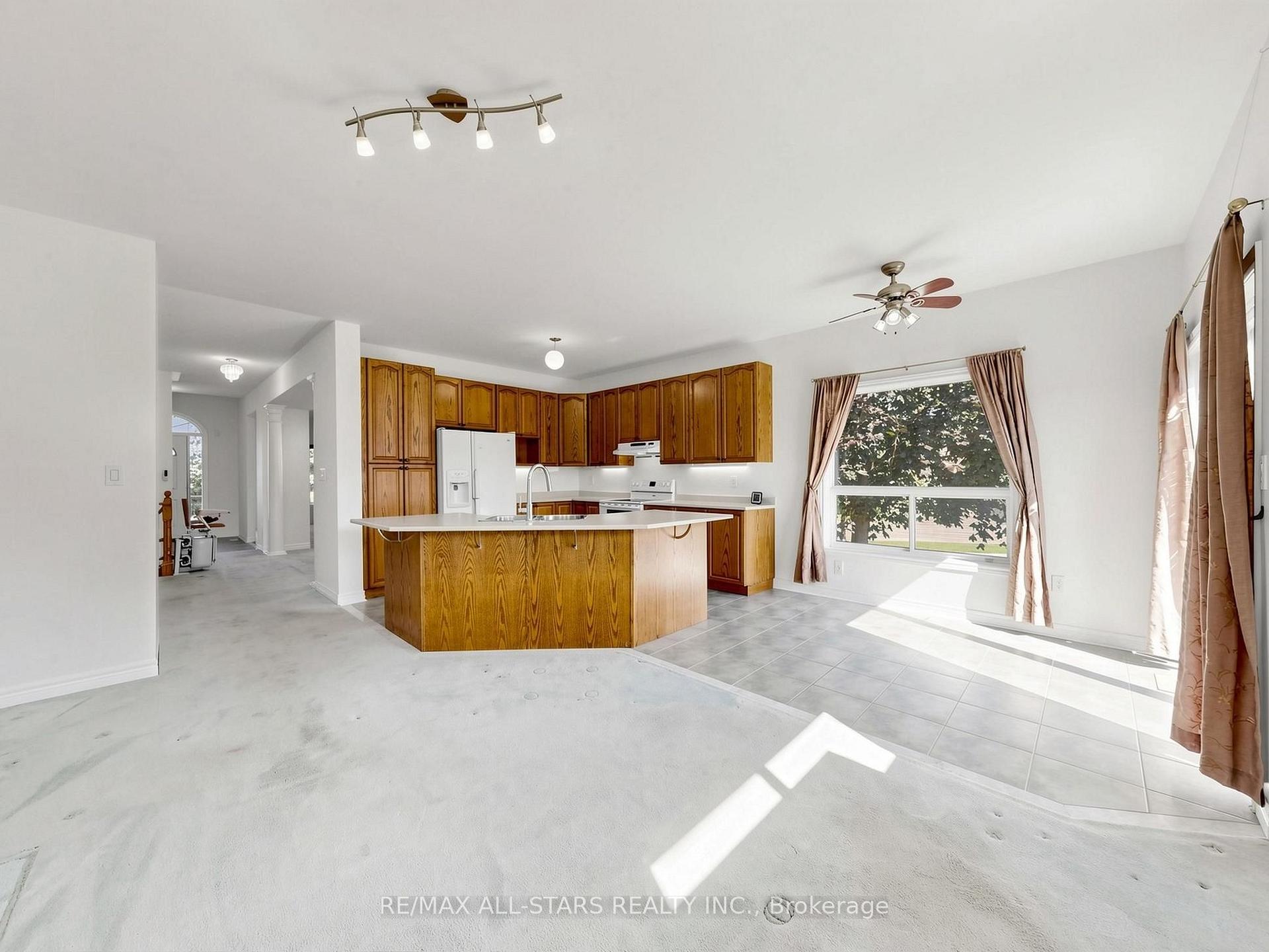 Photo 14 of 1178 Mitchell Court, Innisfil, Alcona — HOMEH