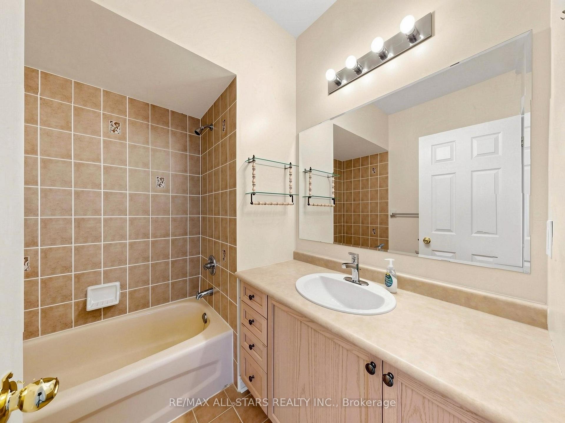 Photo 27 of 1178 Mitchell Court, Innisfil, Alcona — HOMEH