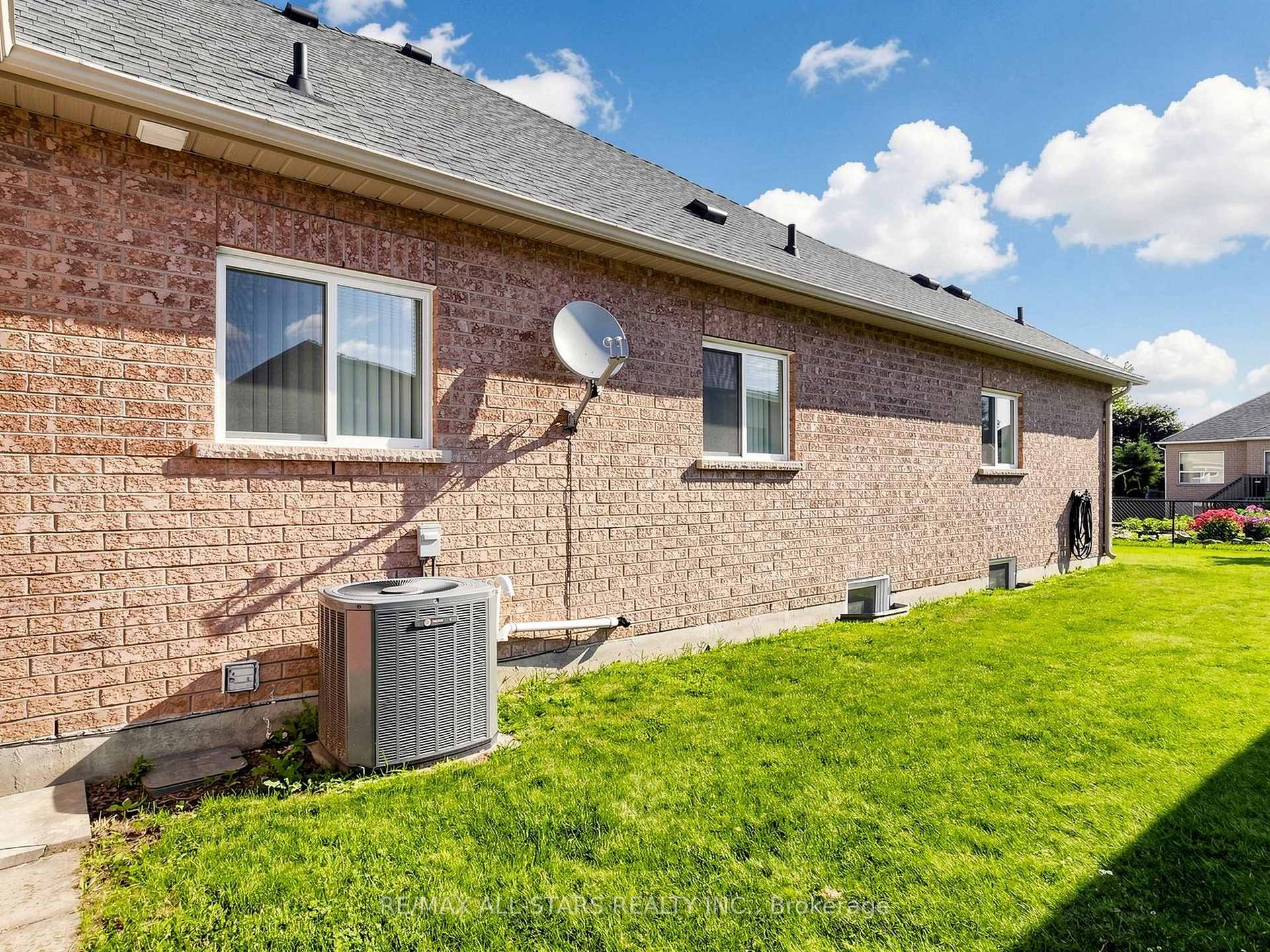 Photo 38 of 1178 Mitchell Court, Innisfil, Alcona — HOMEH