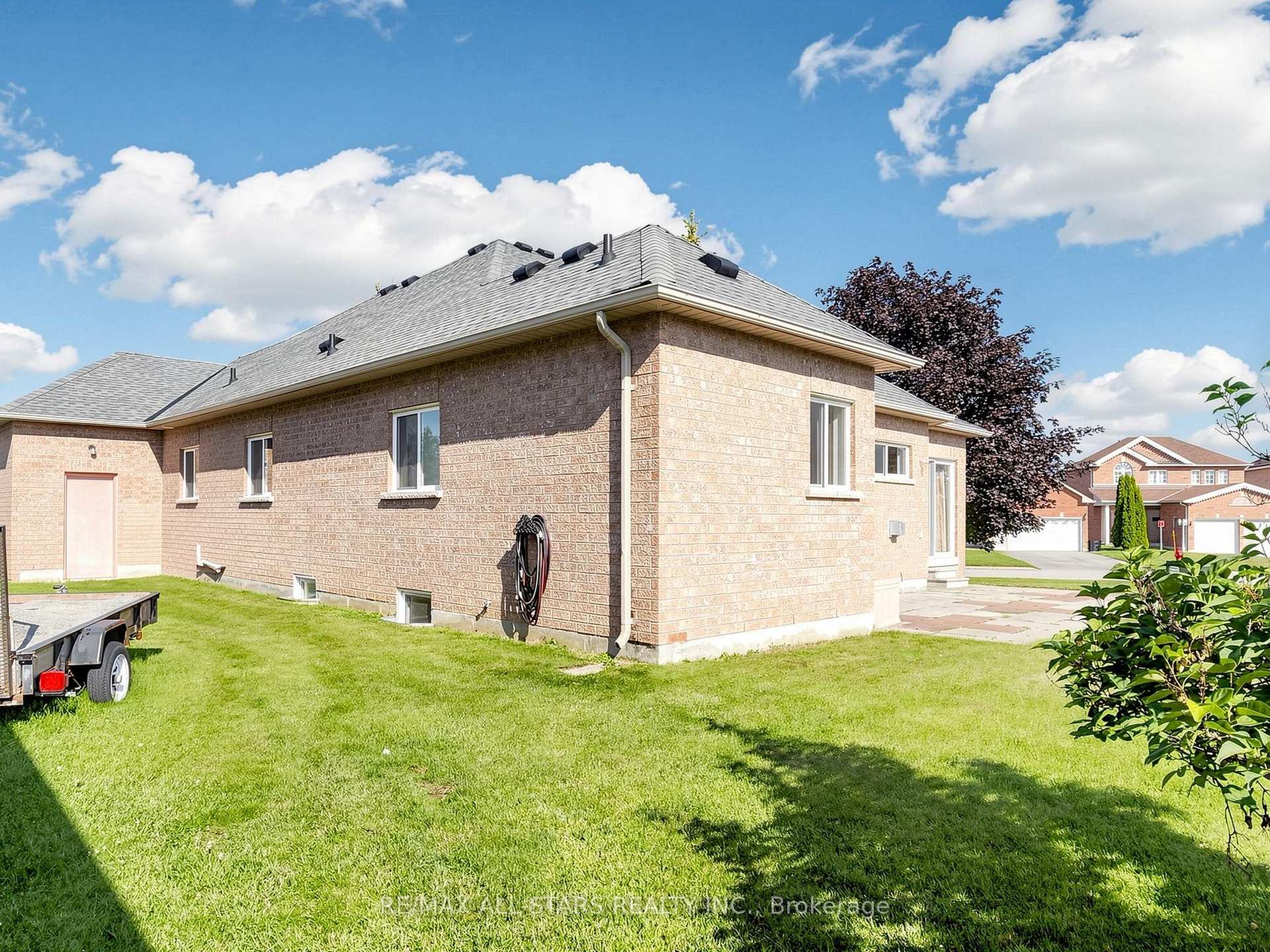 Photo 40 of 1178 Mitchell Court, Innisfil, Alcona — HOMEH