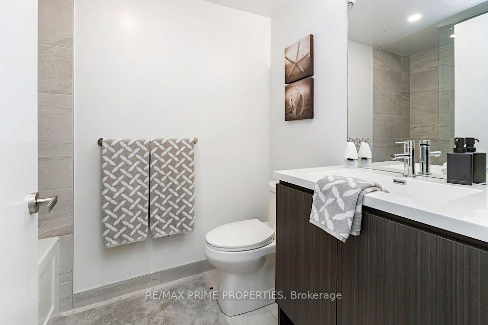Photo 25 of Unit 4007, 55 Cooper Street, Toronto, Waterfront Communities — HOMEH