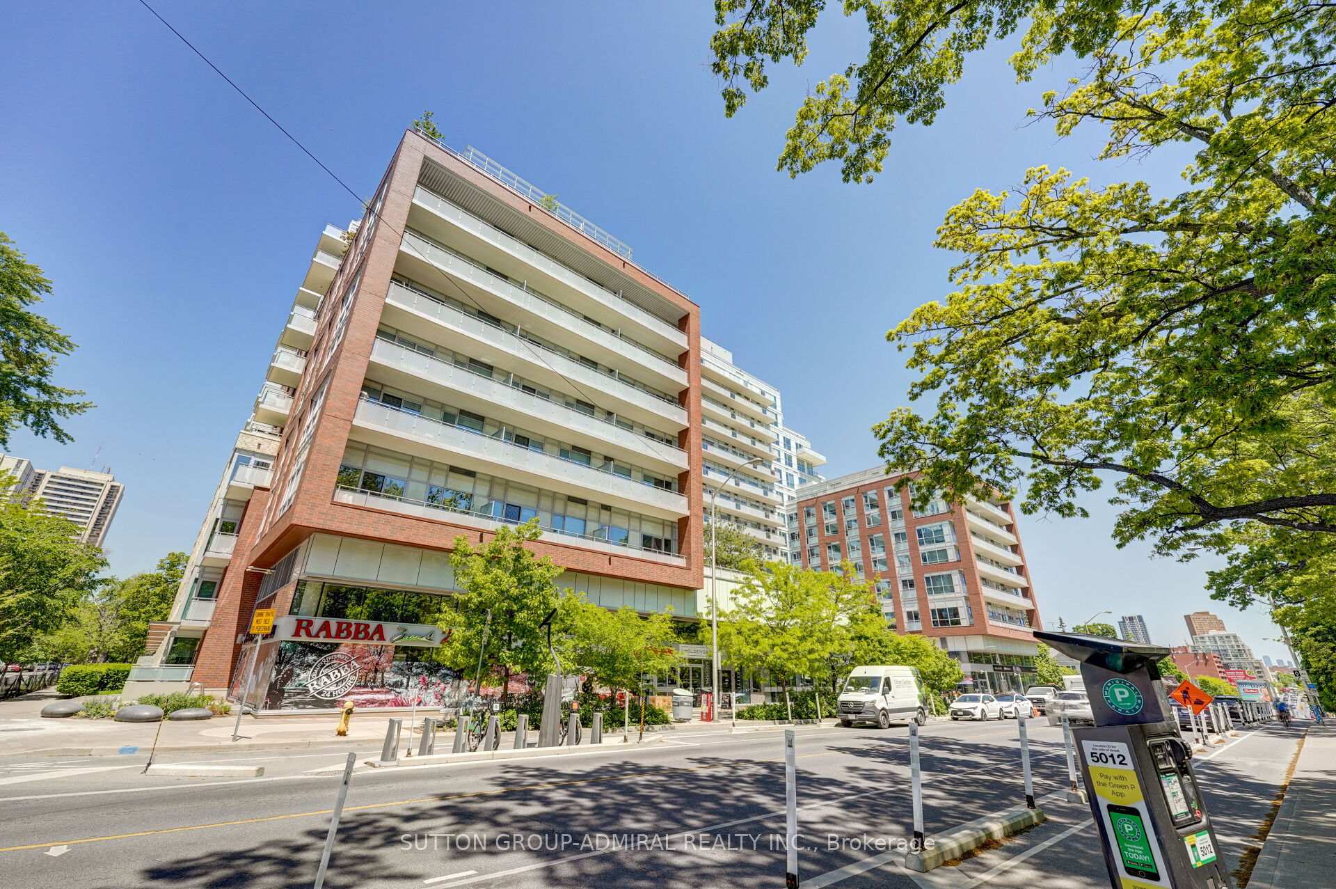 Front of Unit 636, 1830 Bloor Street W