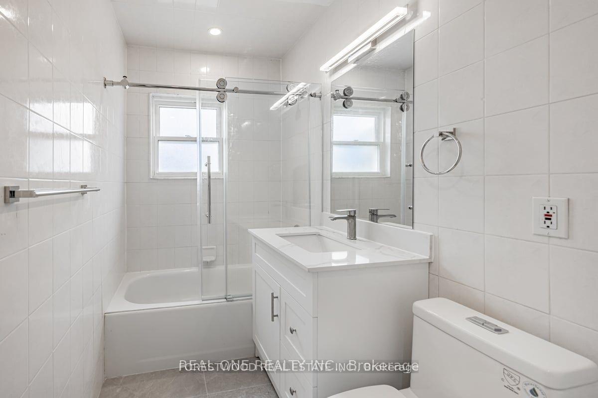 Photo 10 of 27 Snaresbrook Drive, Etobicoke, Rexdale-Kipling — HOMEH