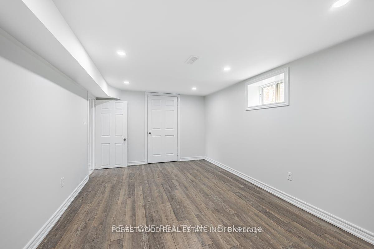 Photo 14 of 27 Snaresbrook Drive, Etobicoke, Rexdale-Kipling — HOMEH