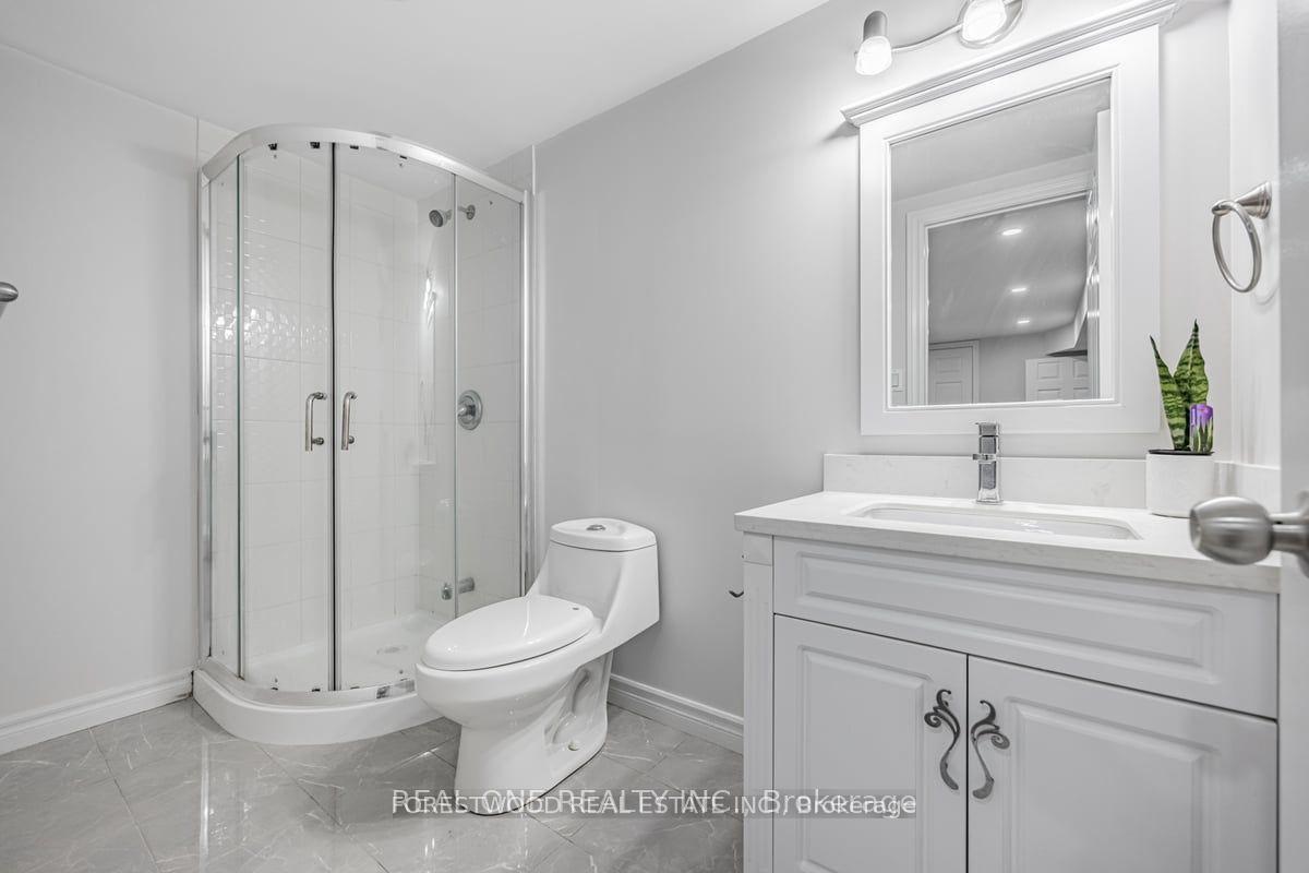 Photo 15 of 27 Snaresbrook Drive, Etobicoke, Rexdale-Kipling — HOMEH