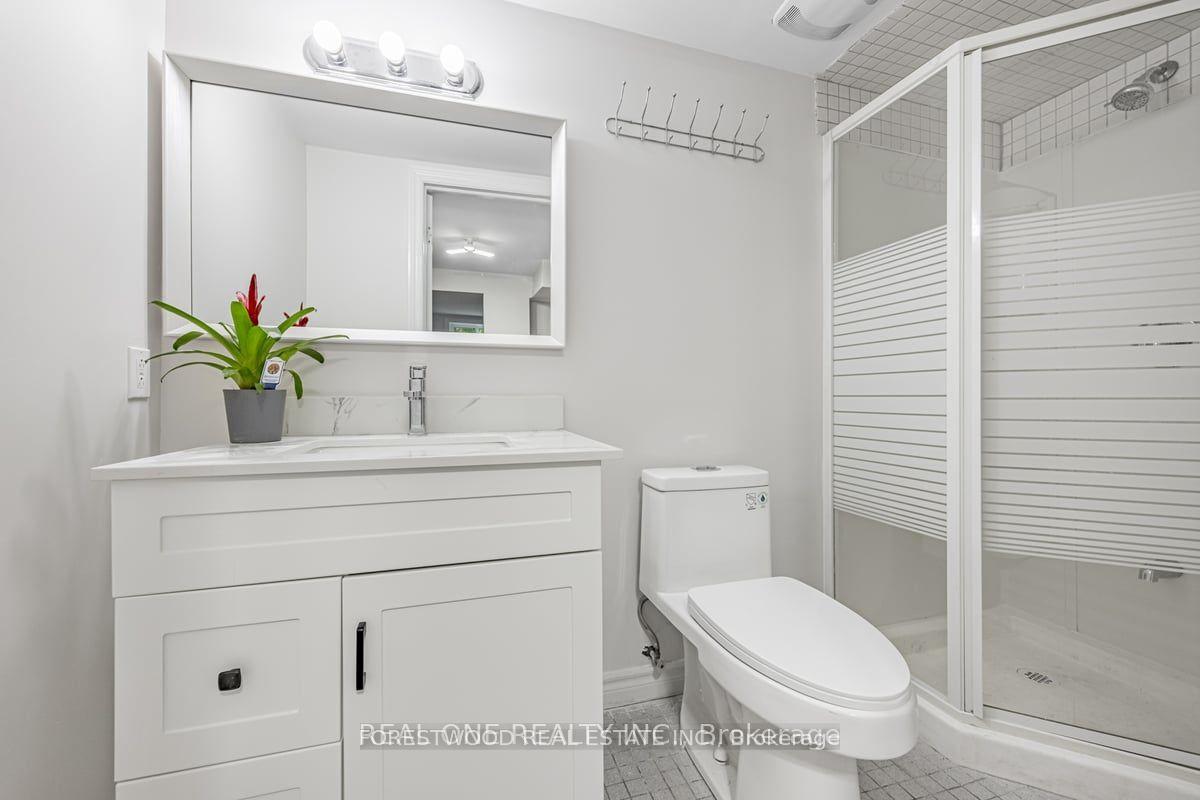 Photo 19 of 27 Snaresbrook Drive, Etobicoke, Rexdale-Kipling — HOMEH