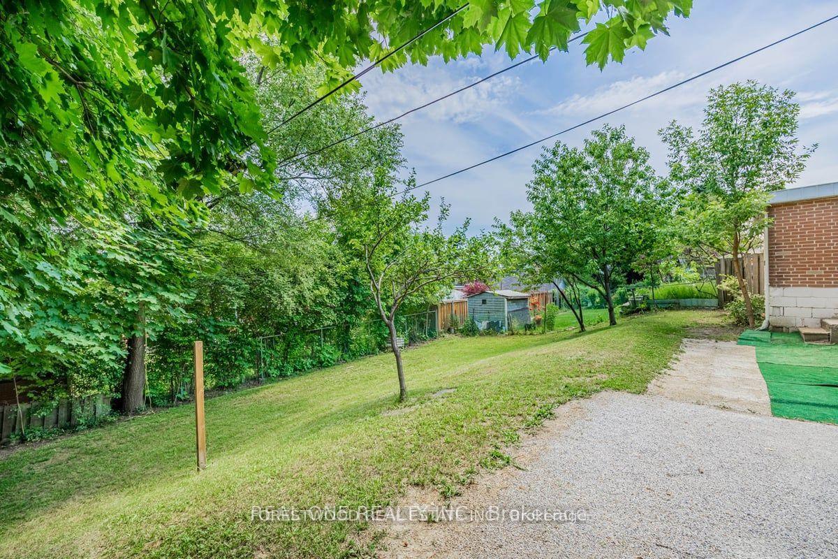 Photo 21 of 27 Snaresbrook Drive, Etobicoke, Rexdale-Kipling — HOMEH