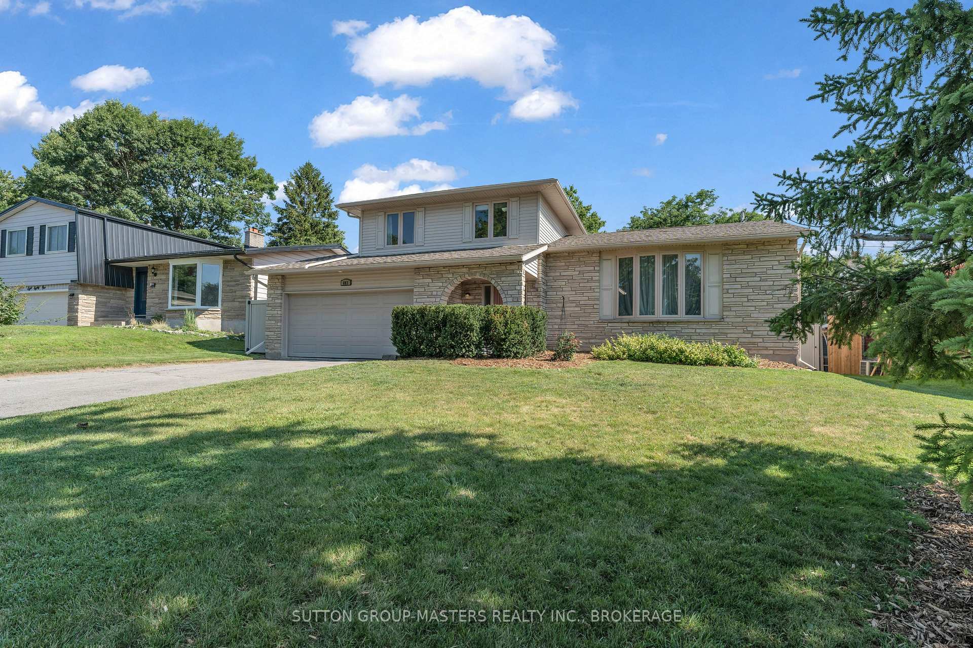 Photo 3 of 883 Ludgate Crescent, Kingston, South of Taylor-Kidd Blvd — HOMEH