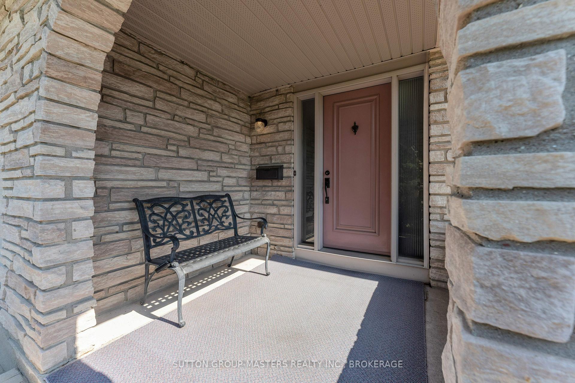 Photo 5 of 883 Ludgate Crescent, Kingston, South of Taylor-Kidd Blvd — HOMEH