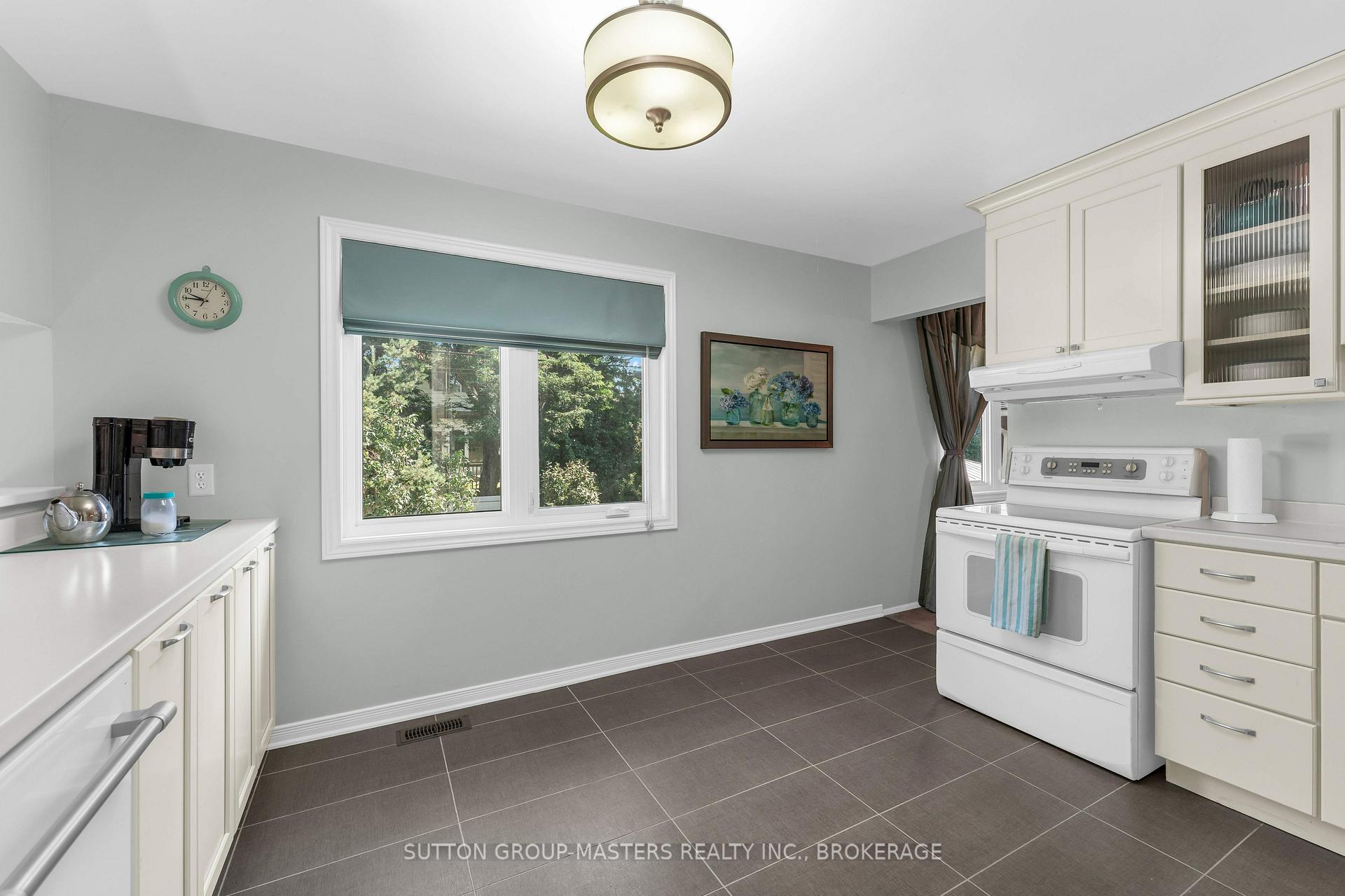 Photo 16 of 883 Ludgate Crescent, Kingston, South of Taylor-Kidd Blvd — HOMEH