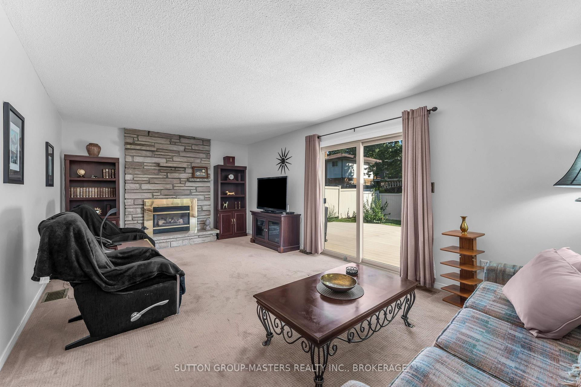 Photo 17 of 883 Ludgate Crescent, Kingston, South of Taylor-Kidd Blvd — HOMEH