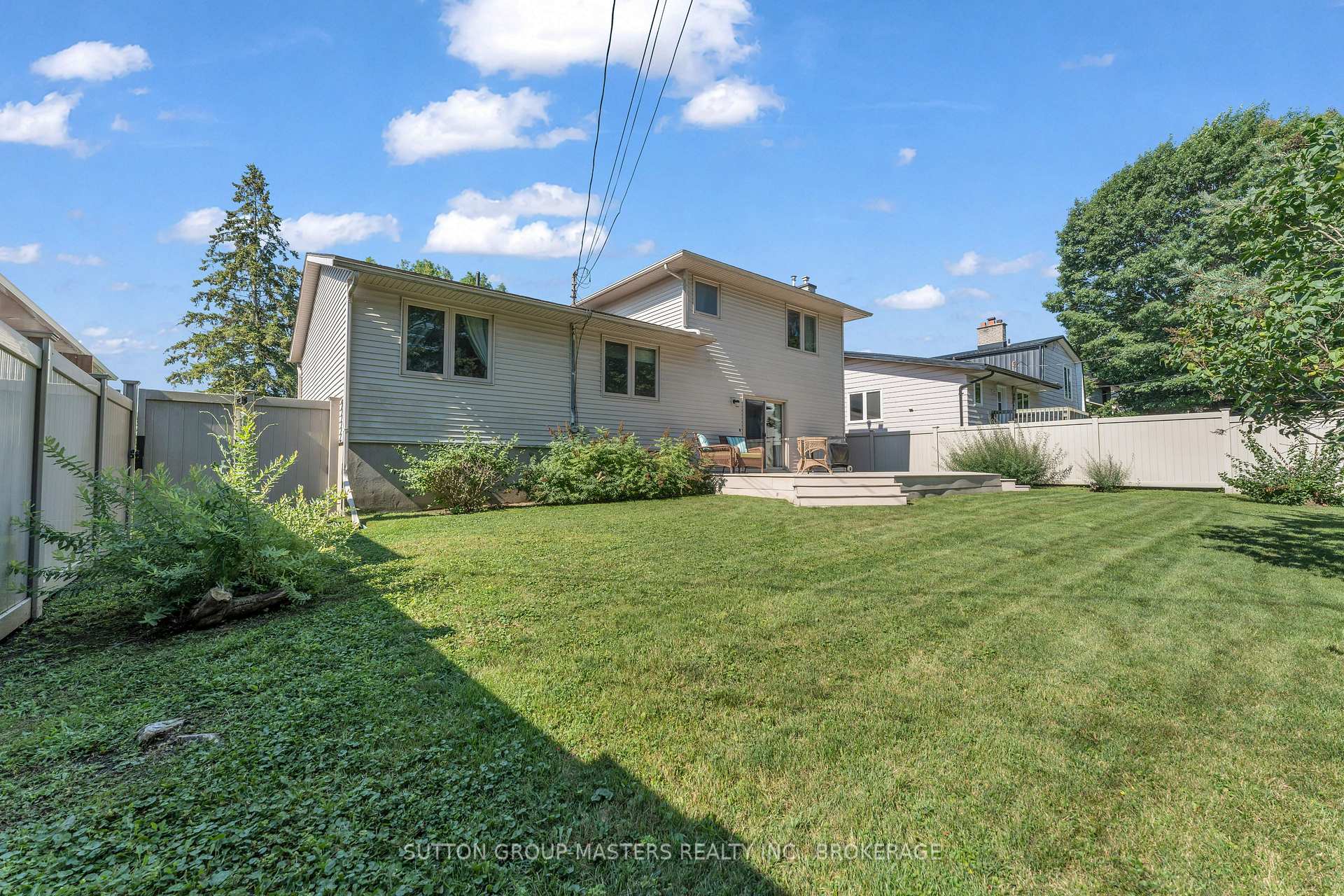 Photo 33 of 883 Ludgate Crescent, Kingston, South of Taylor-Kidd Blvd — HOMEH