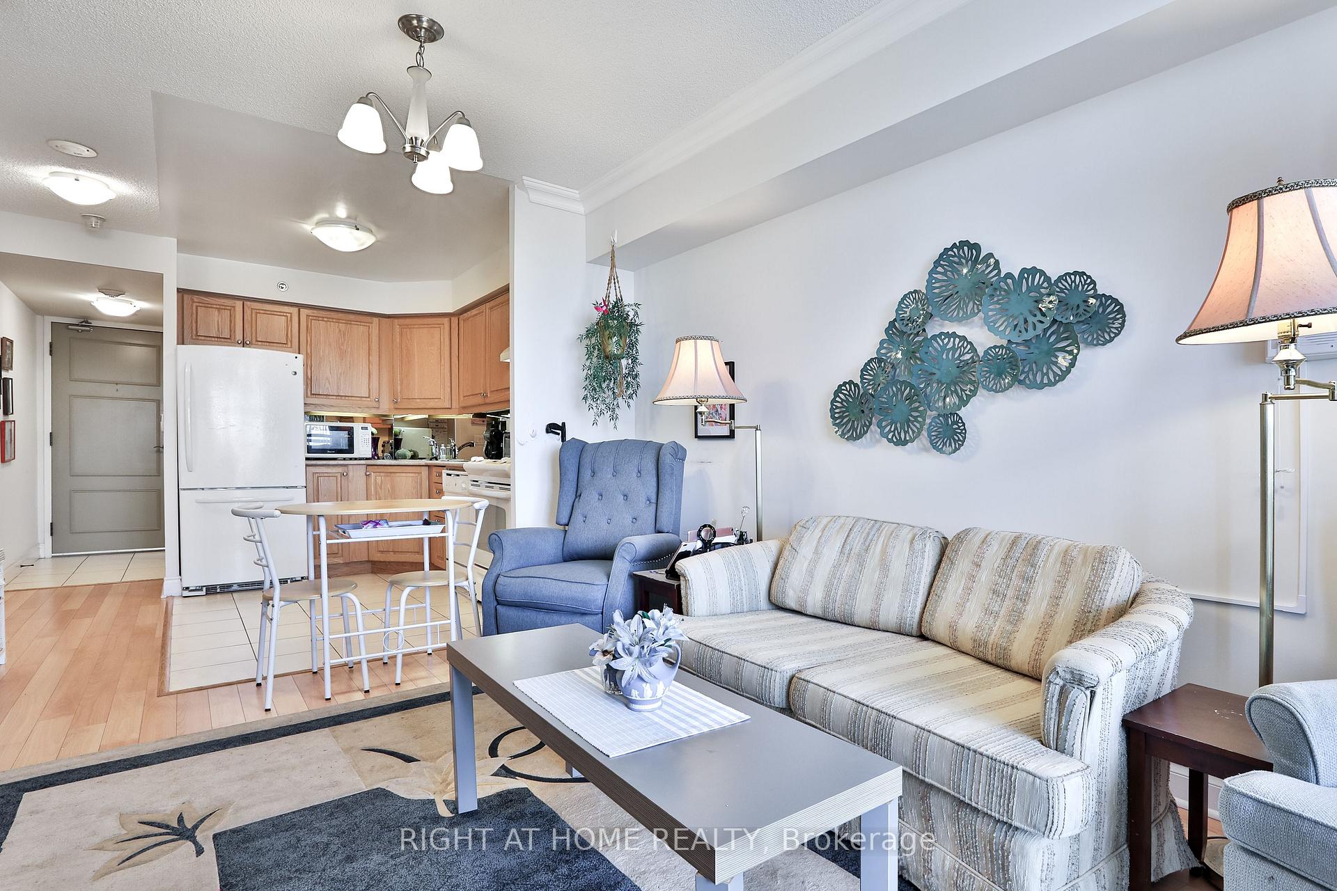Photo 4 of Unit 707, 3 Marine Parade Drive, Etobicoke, Mimico — HOMEH