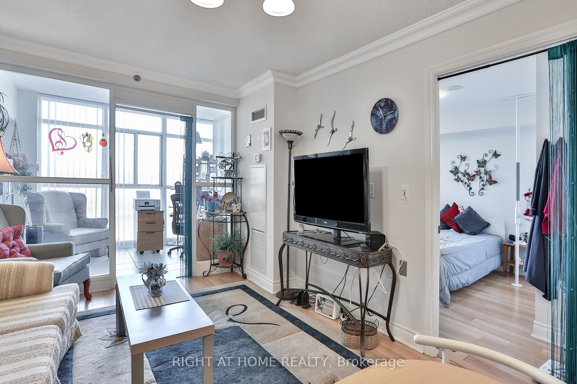 Photo 6 of Unit 707, 3 Marine Parade Drive, Etobicoke, Mimico — HOMEH