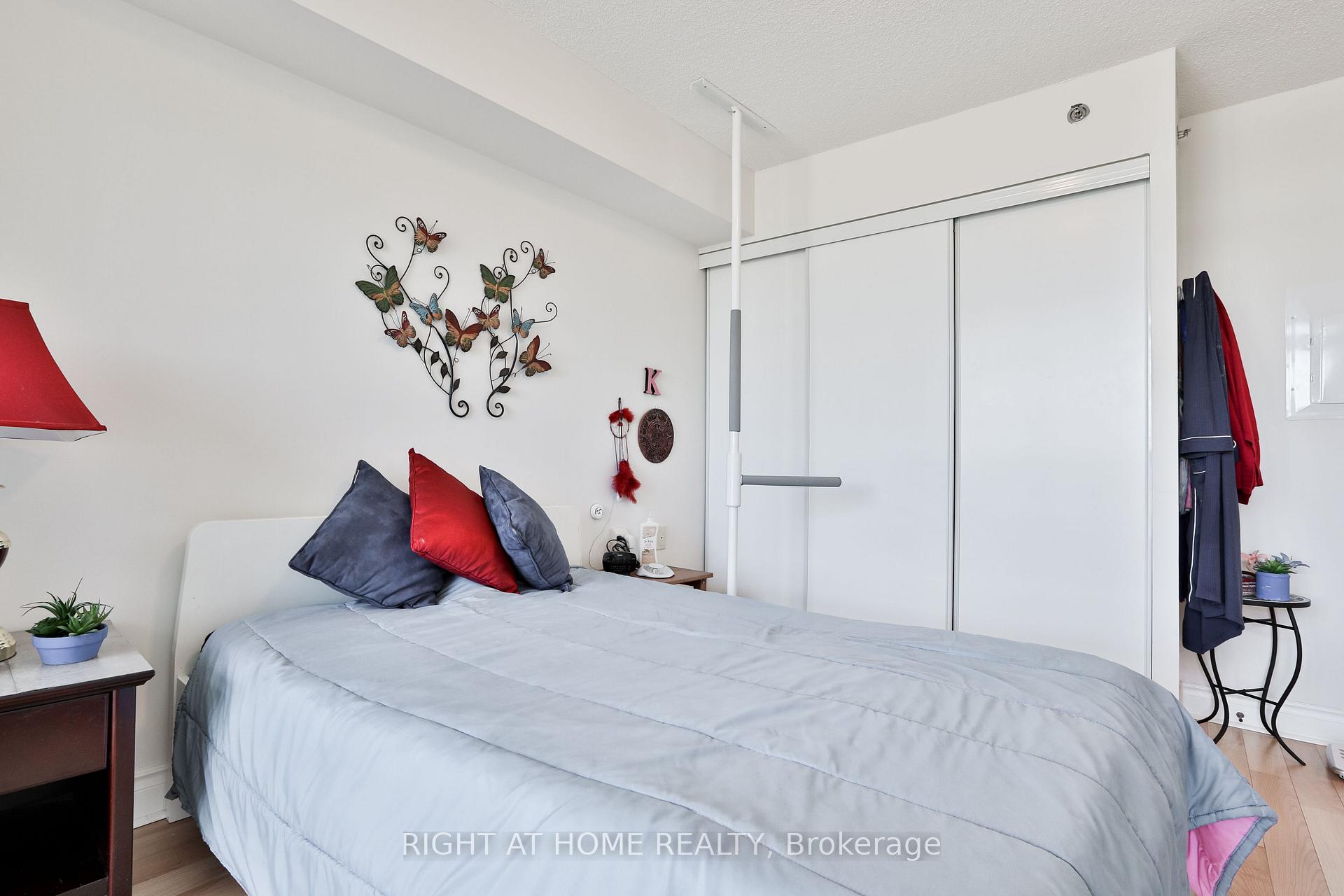 Photo 8 of Unit 707, 3 Marine Parade Drive, Etobicoke, Mimico — HOMEH