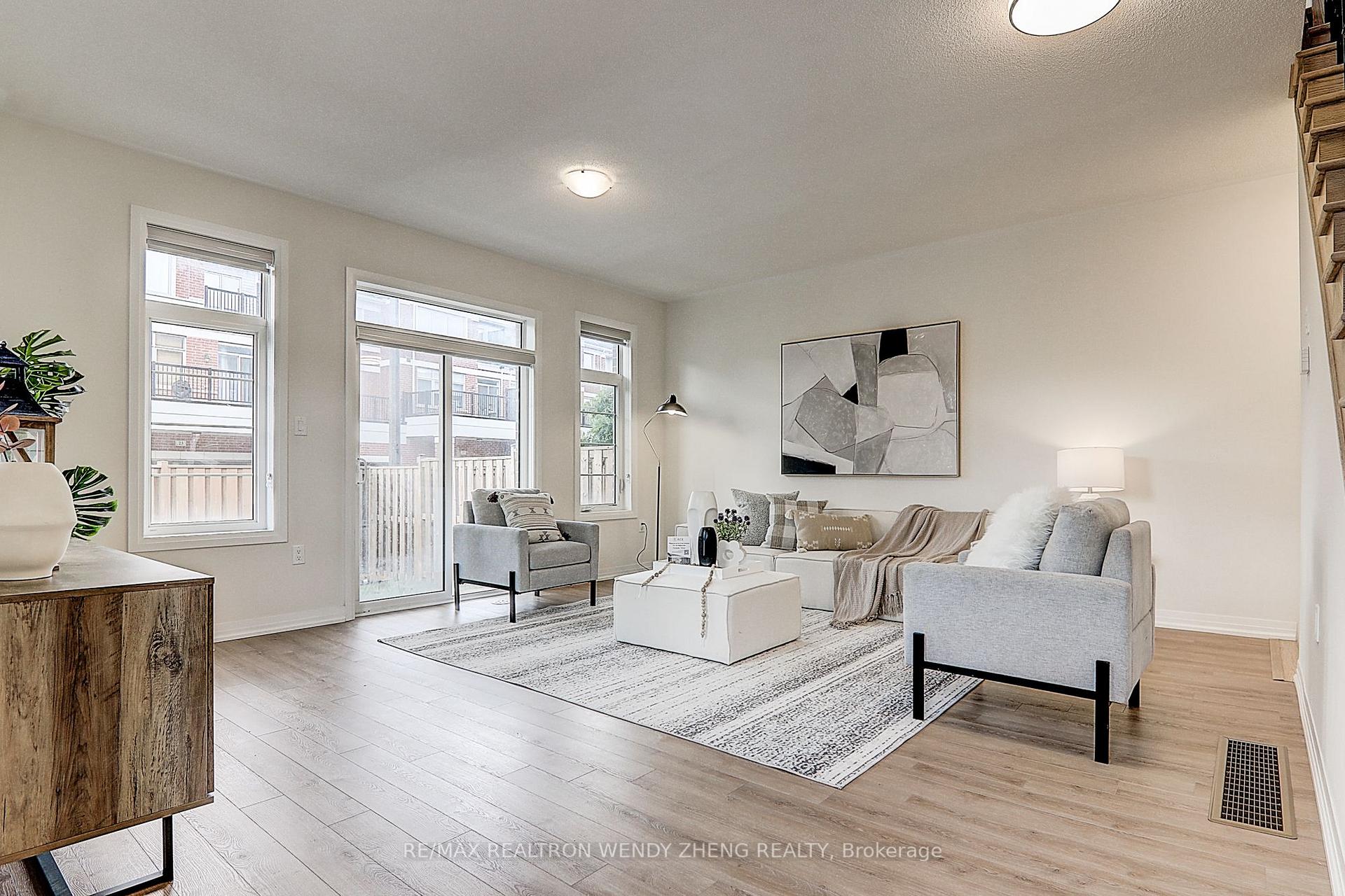 Photo 4 of 22 Sissons Way, Markham, Cedar Grove — HOMEH