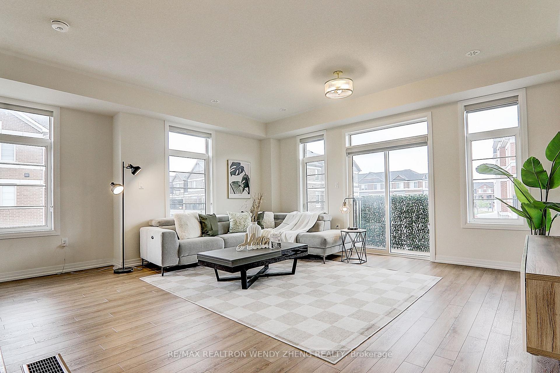 Photo 10 of 22 Sissons Way, Markham, Cedar Grove — HOMEH