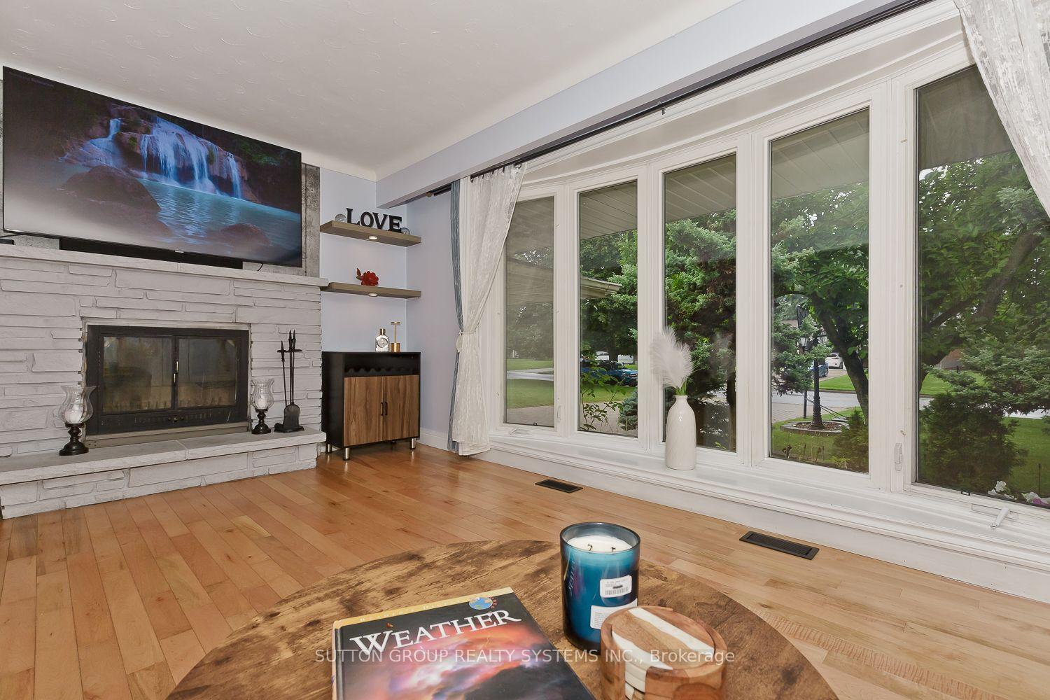 Photo 10 of 55 Richelieu Drive, St. Catharines, Vine/Linwell — HOMEH