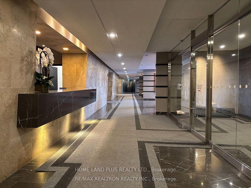 Photo 5 of Unit 3011, 8 Park Road, Toronto, Rosedale-Moore Park — HOMEH