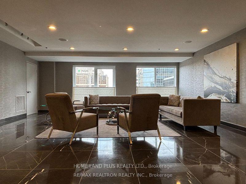 Photo 9 of Unit 3011, 8 Park Road, Toronto, Rosedale-Moore Park — HOMEH