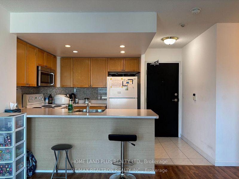 Photo 11 of Unit 3011, 8 Park Road, Toronto, Rosedale-Moore Park — HOMEH