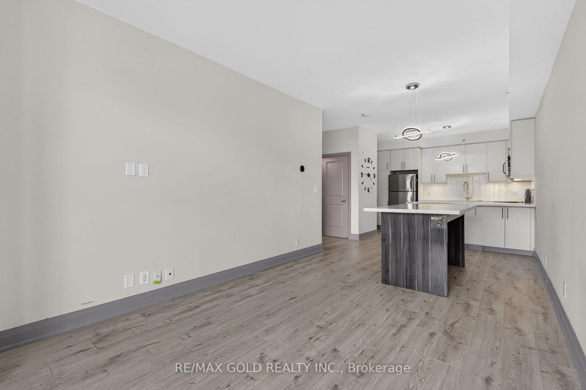 Photo 10 of Unit 909, 24 Woodstream Boulevard, Vaughan, Vaughan Grove — HOMEH