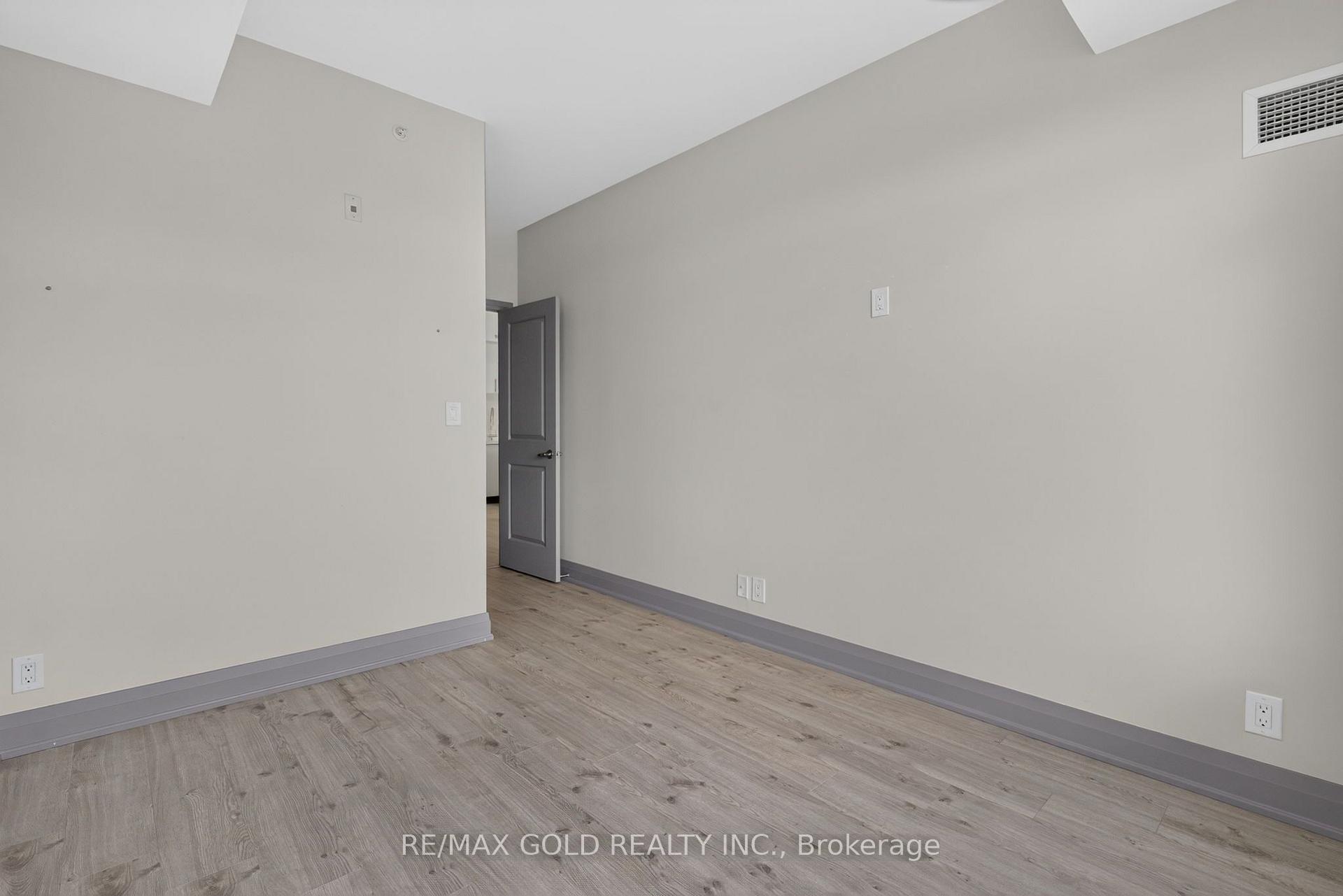 Photo 23 of Unit 909, 24 Woodstream Boulevard, Vaughan, Vaughan Grove — HOMEH
