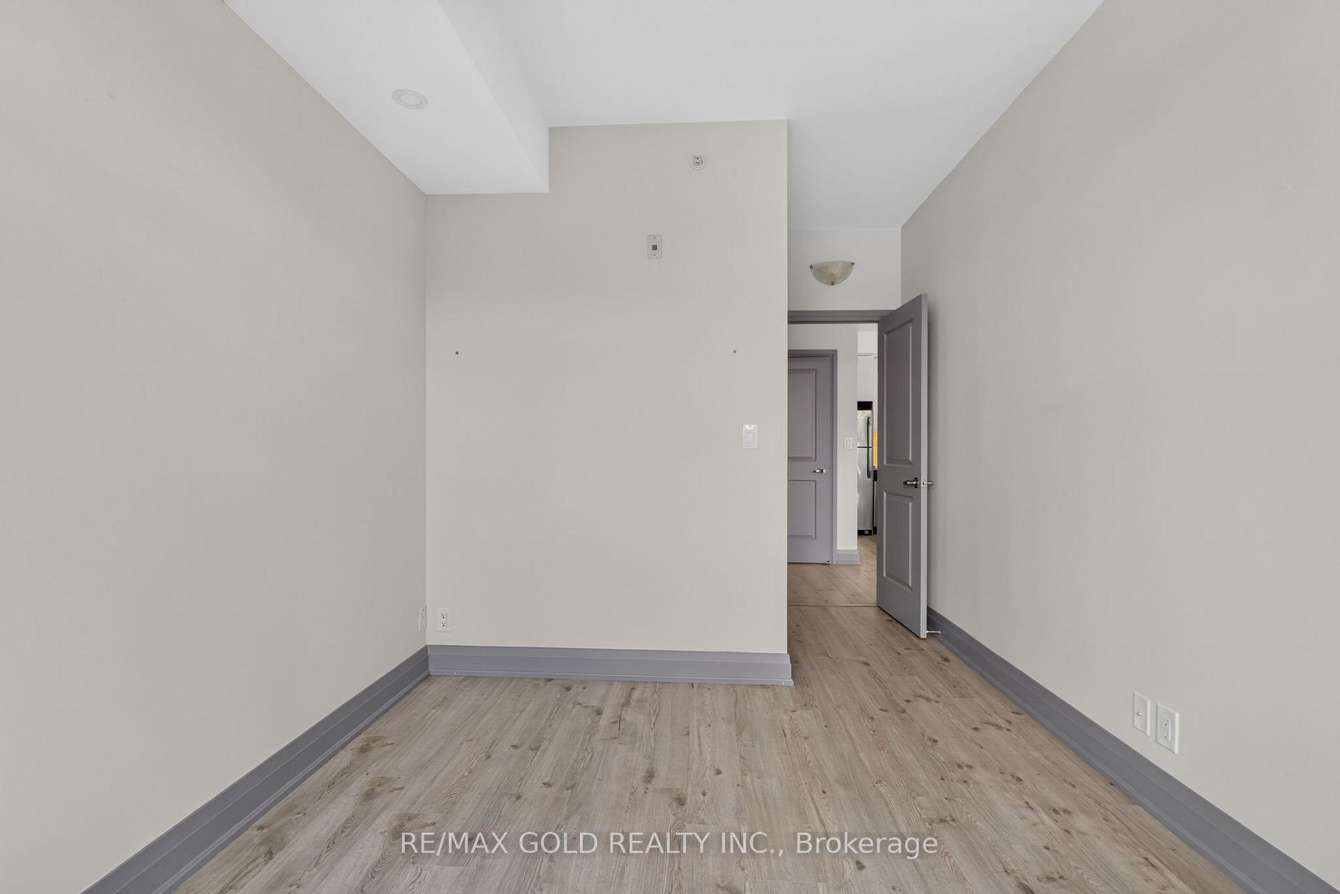 Photo 24 of Unit 909, 24 Woodstream Boulevard, Vaughan, Vaughan Grove — HOMEH