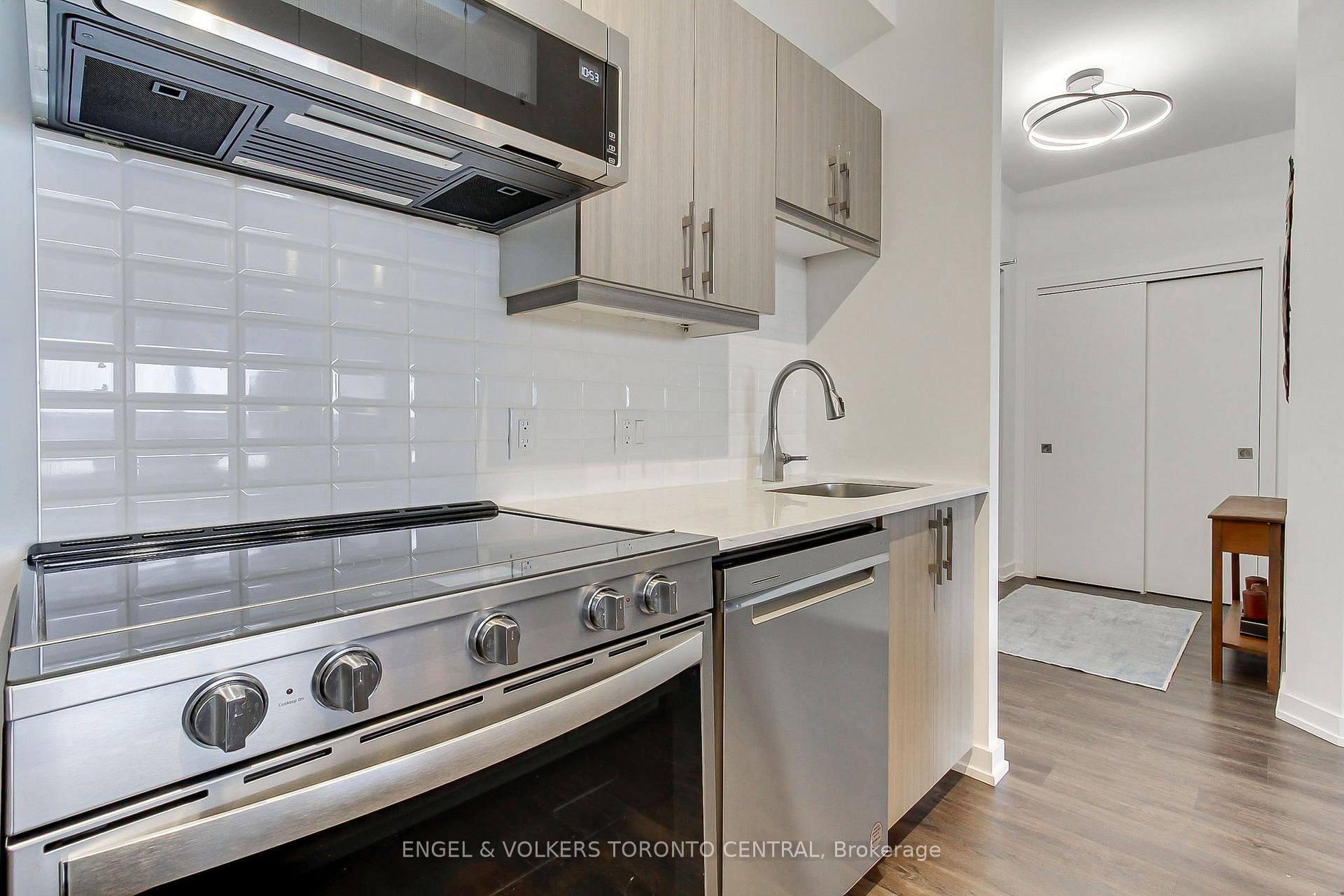 Photo 12 of Unit 418, 430 Essa Road, Barrie, Holly — HOMEH