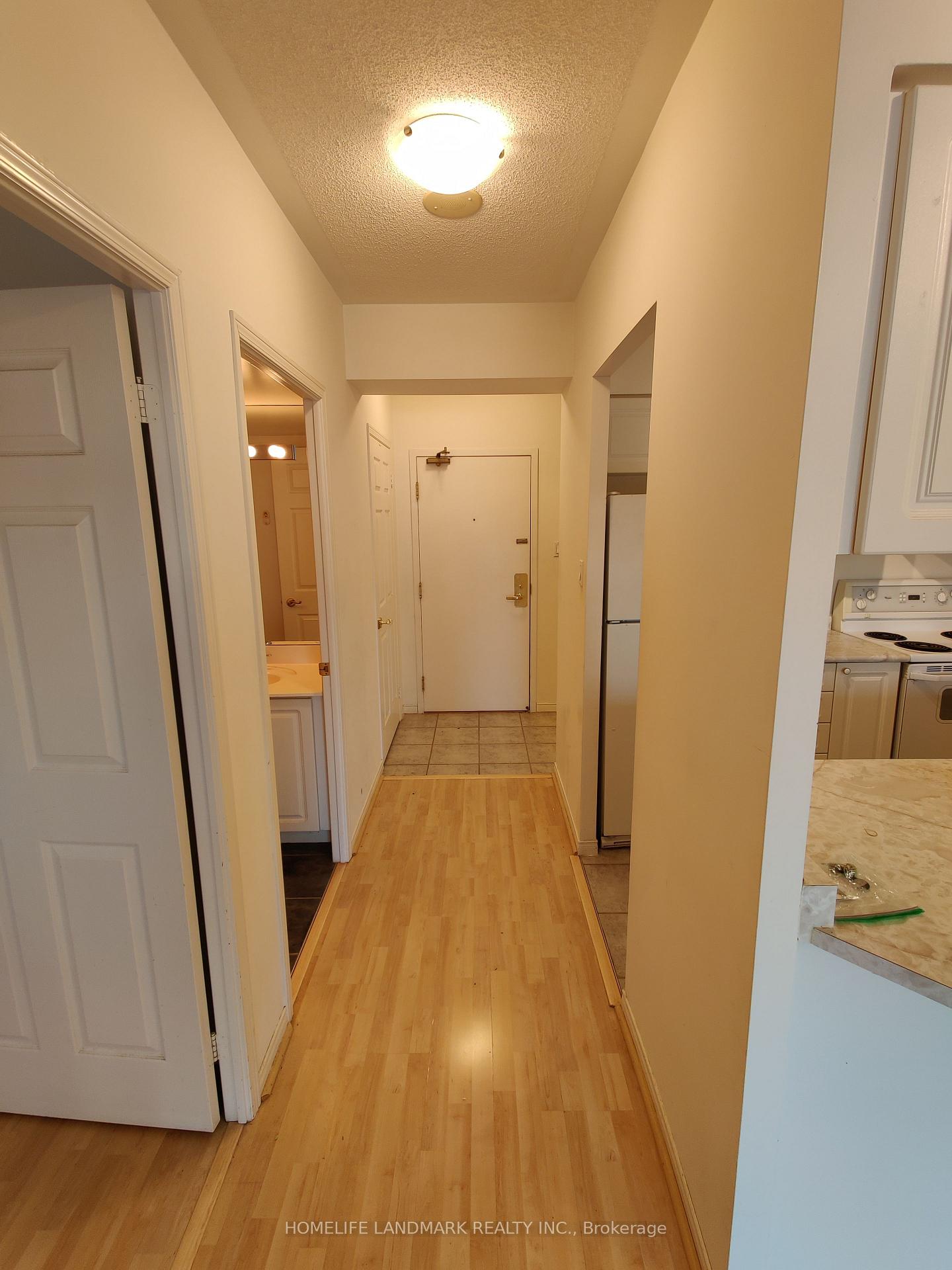 Photo 3 of Unit 902, 887 Bay Street, Toronto, Bay Street Corridor — HOMEH
