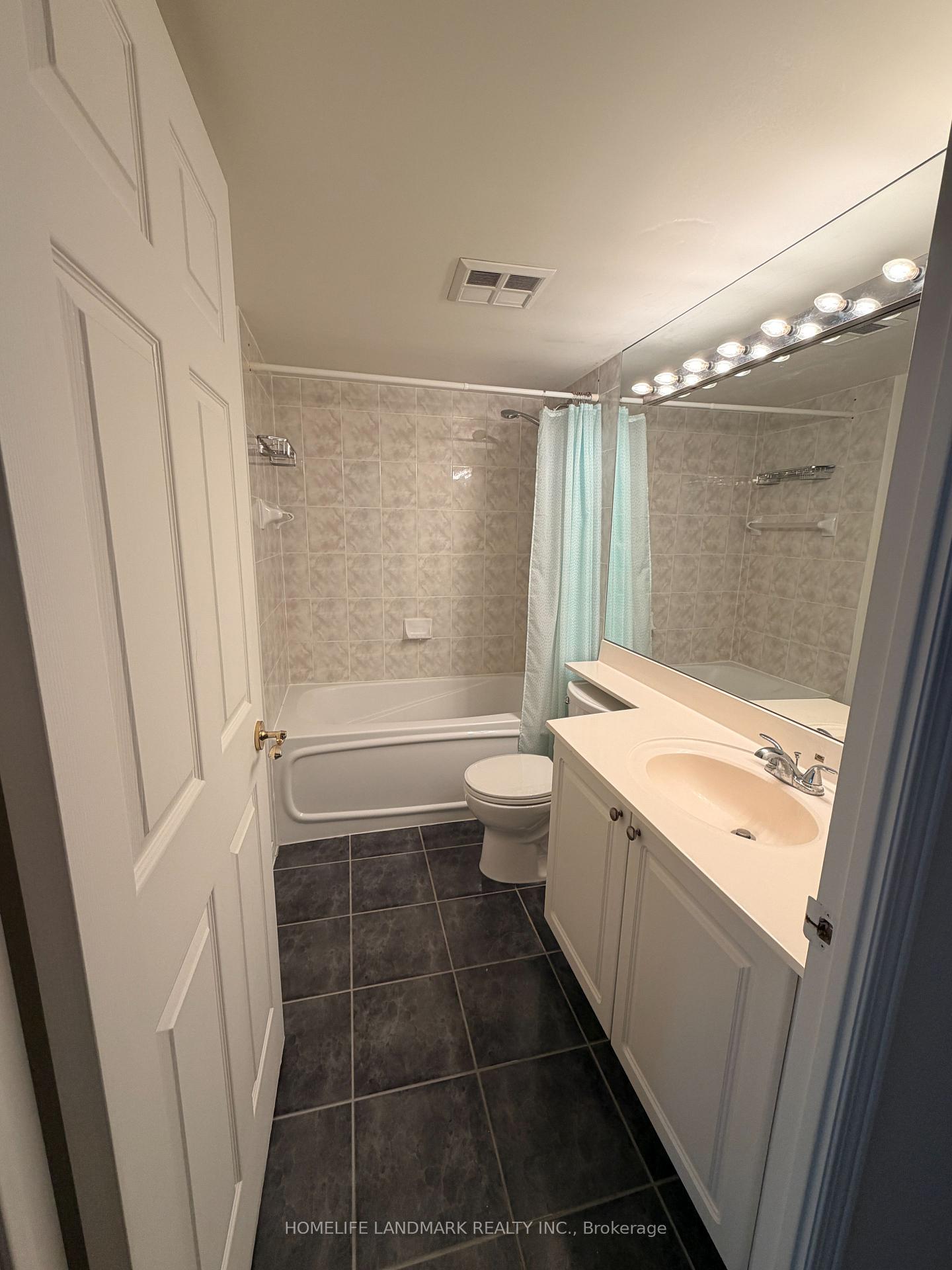 Photo 4 of Unit 902, 887 Bay Street, Toronto, Bay Street Corridor — HOMEH