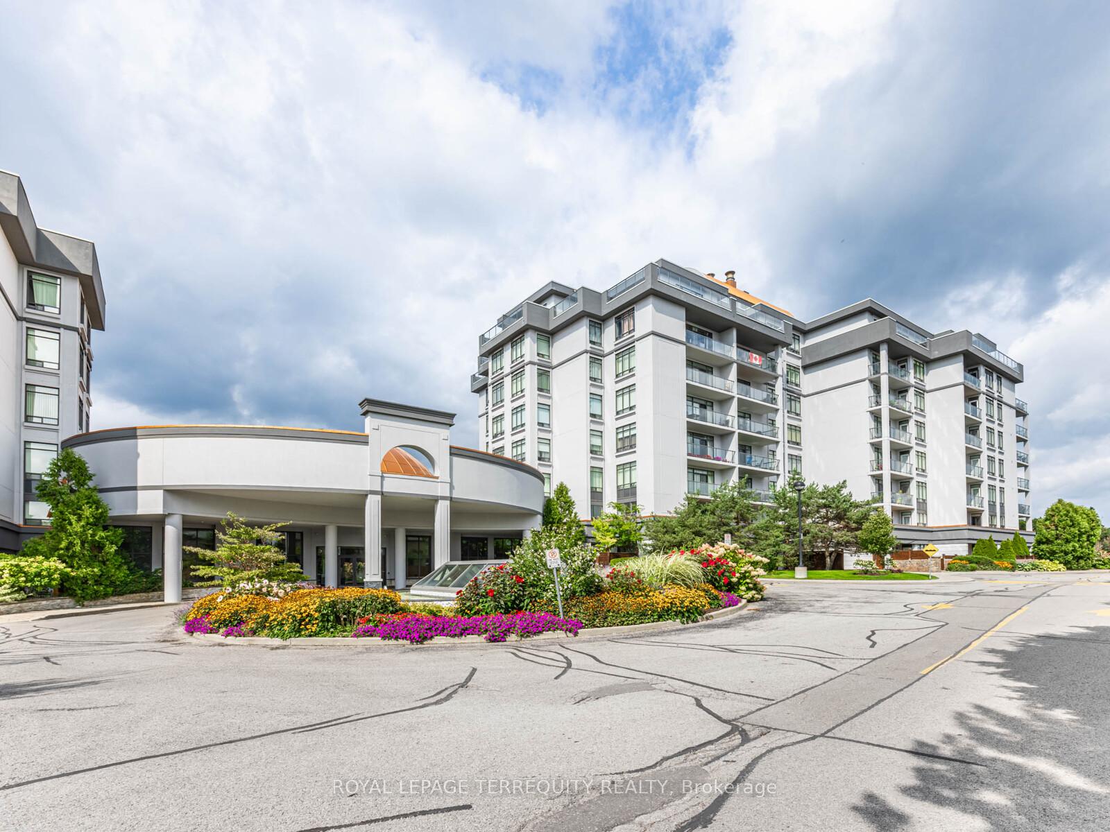 Front of Unit 215, 11121 Yonge Street