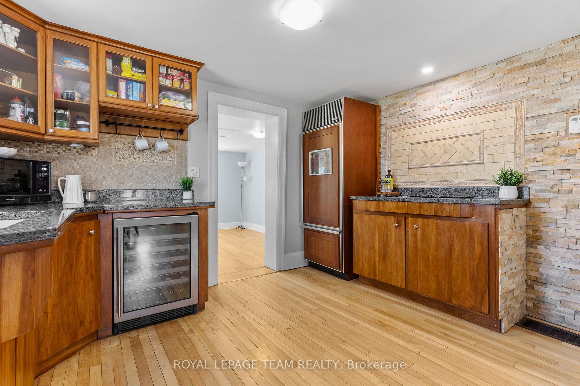 Photo 8 of 79 Mutual Avenue, Renfrew, Renfrew — HOMEH