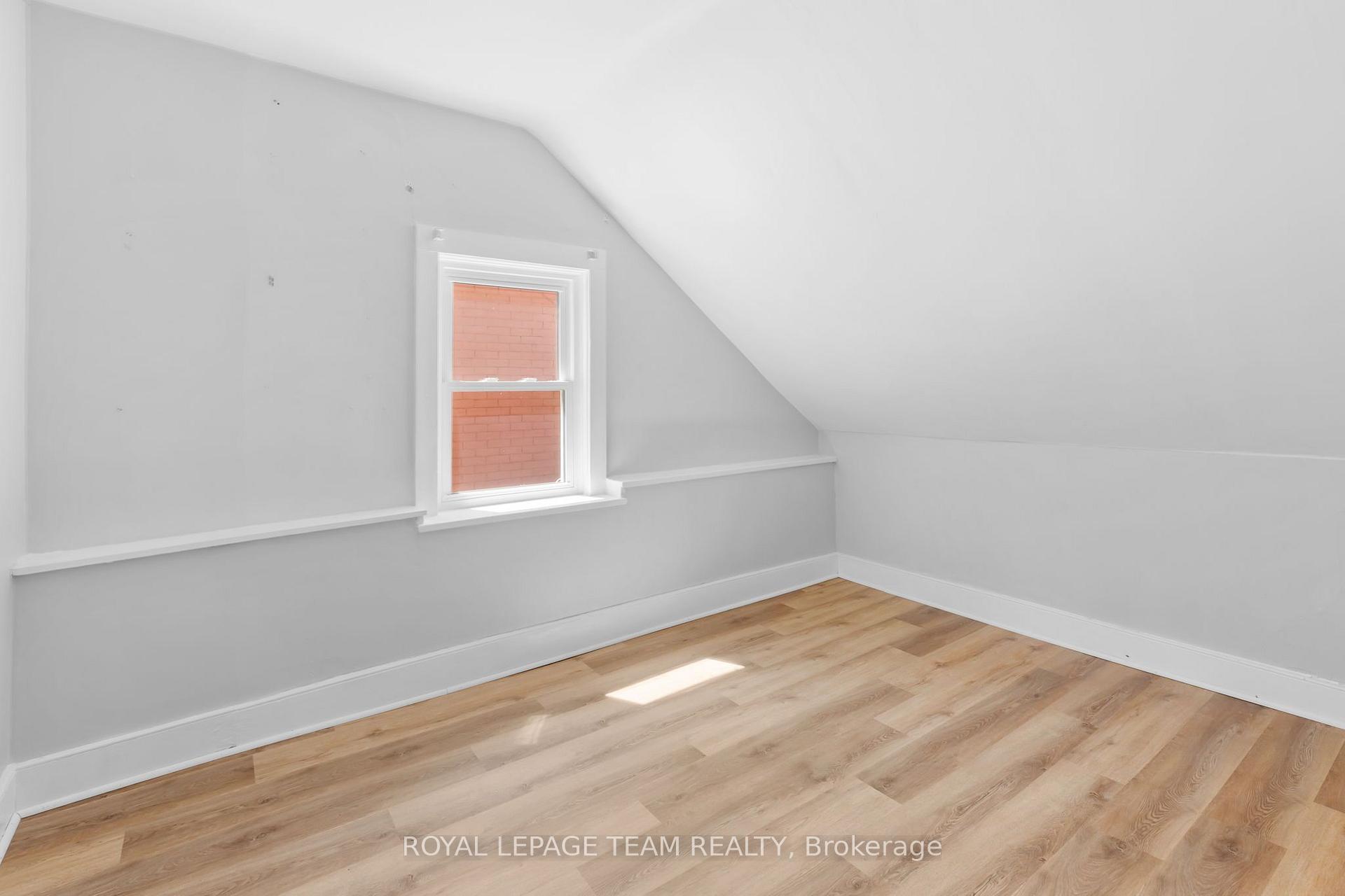 Photo 33 of 79 Mutual Avenue, Renfrew, Renfrew — HOMEH