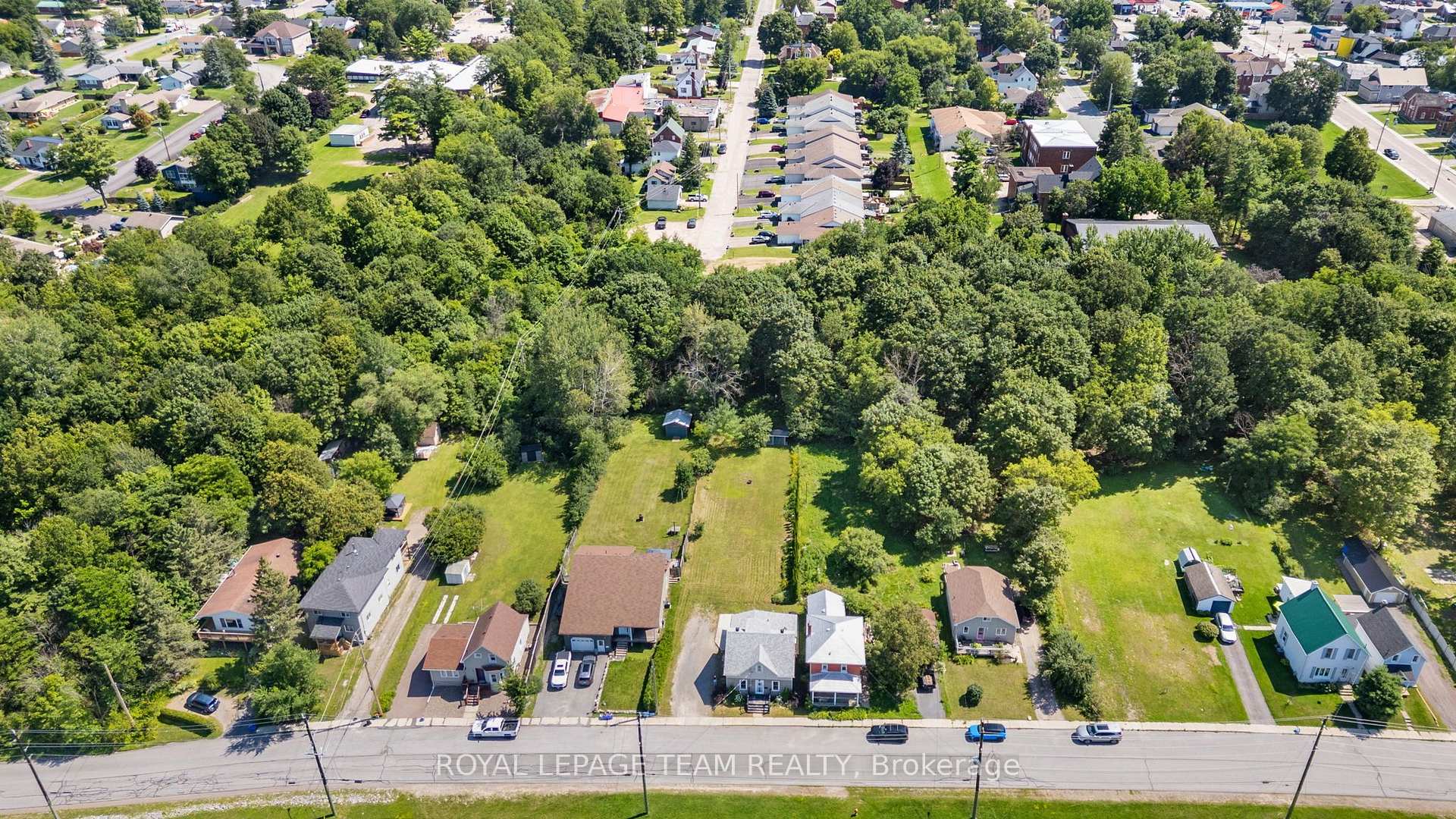 Photo 47 of 79 Mutual Avenue, Renfrew, Renfrew — HOMEH