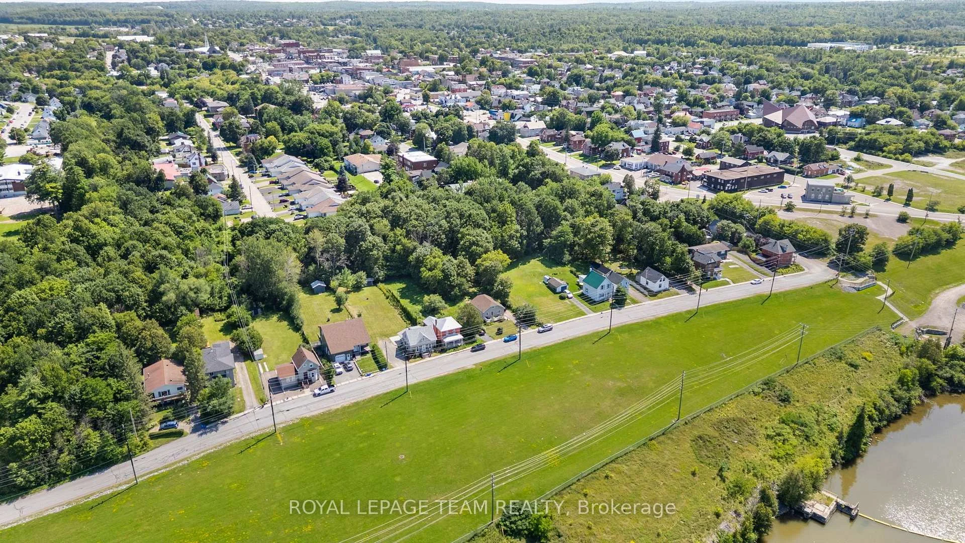 Photo 44 of 79 Mutual Avenue, Renfrew, Renfrew — HOMEH