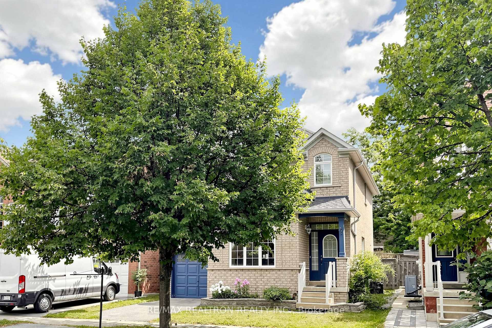 Photo 4 of 51 Pinecrest Street, Markham, Wismer — HOMEH