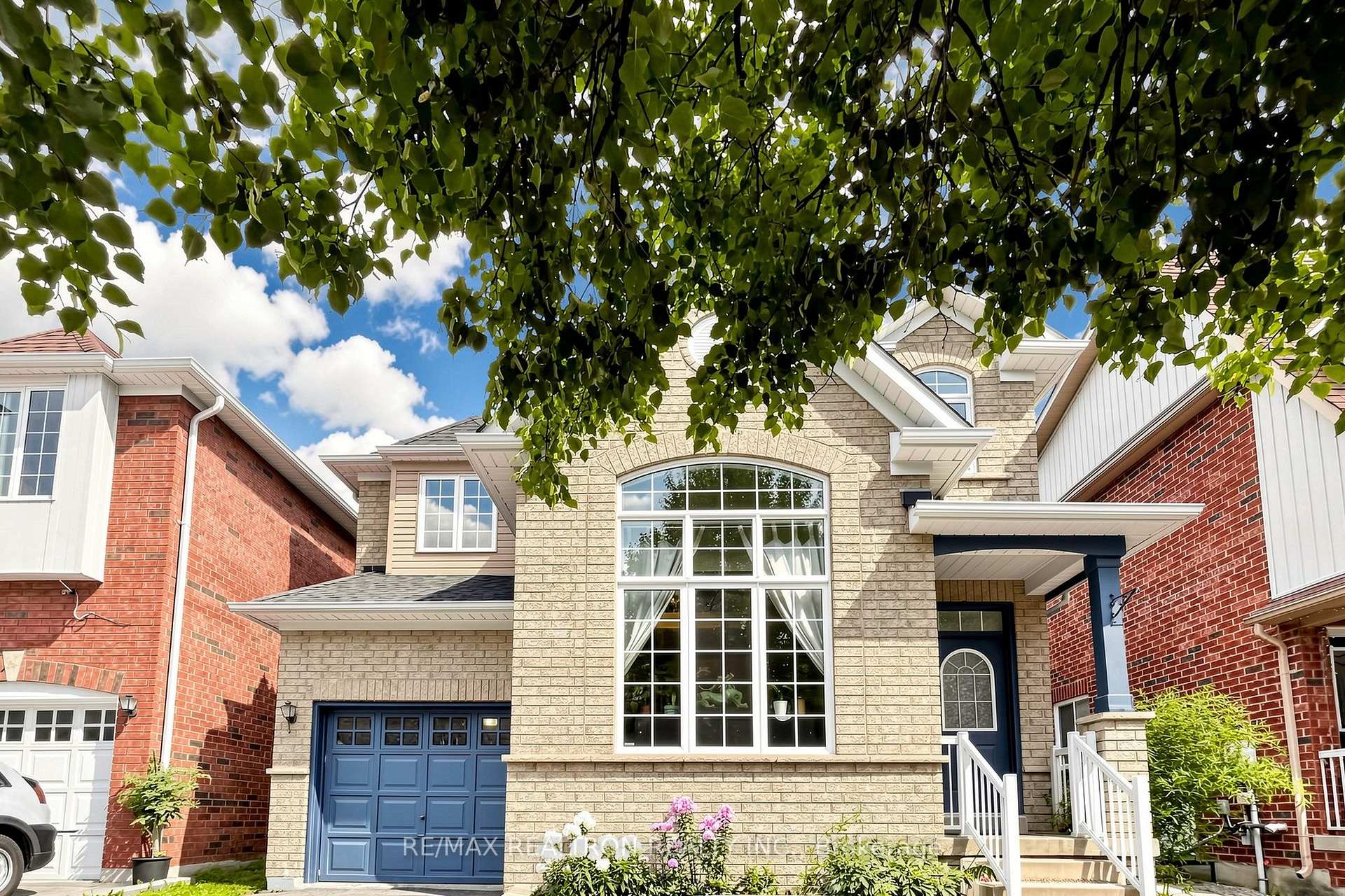Photo 5 of 51 Pinecrest Street, Markham, Wismer — HOMEH