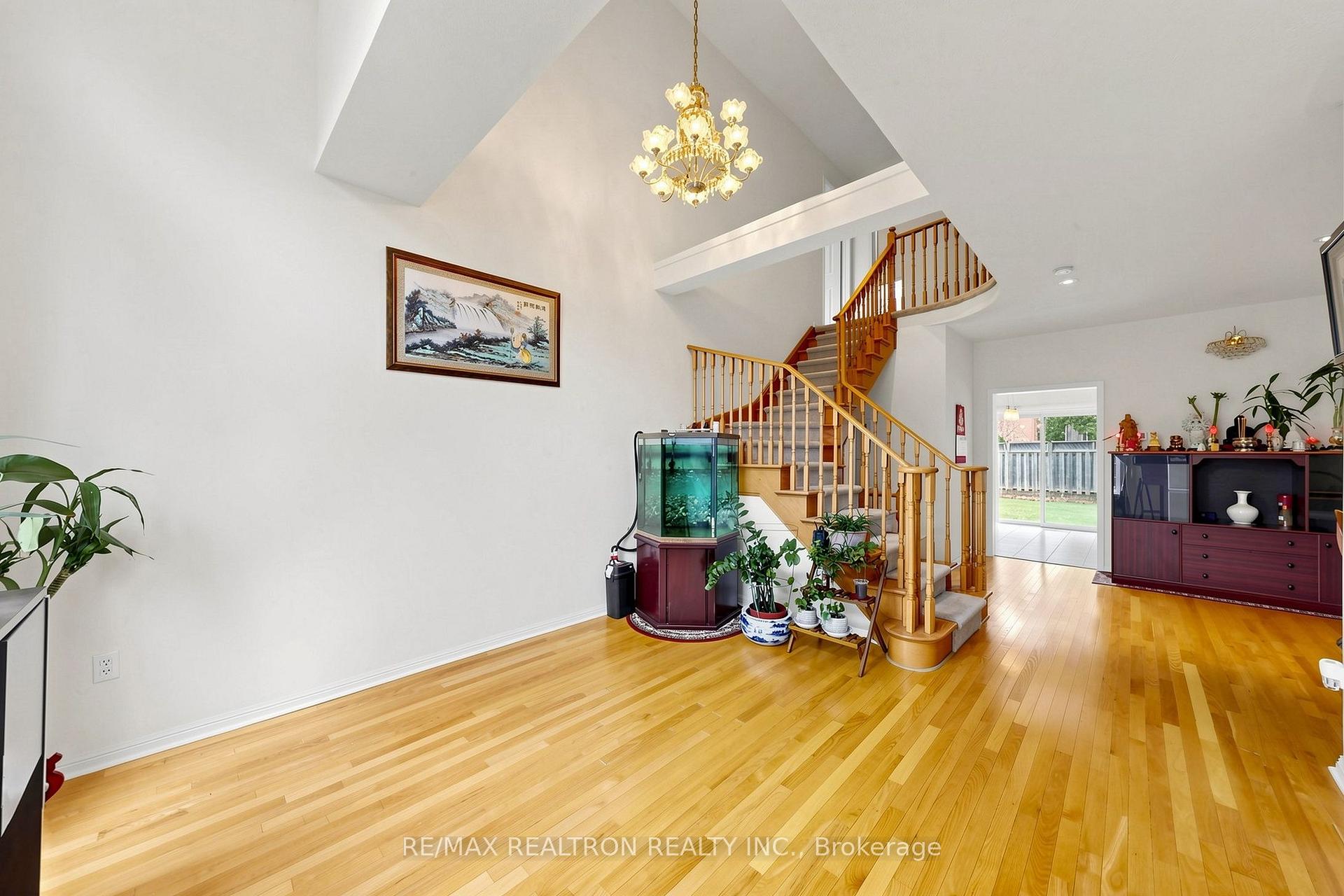 Photo 7 of 51 Pinecrest Street, Markham, Wismer — HOMEH