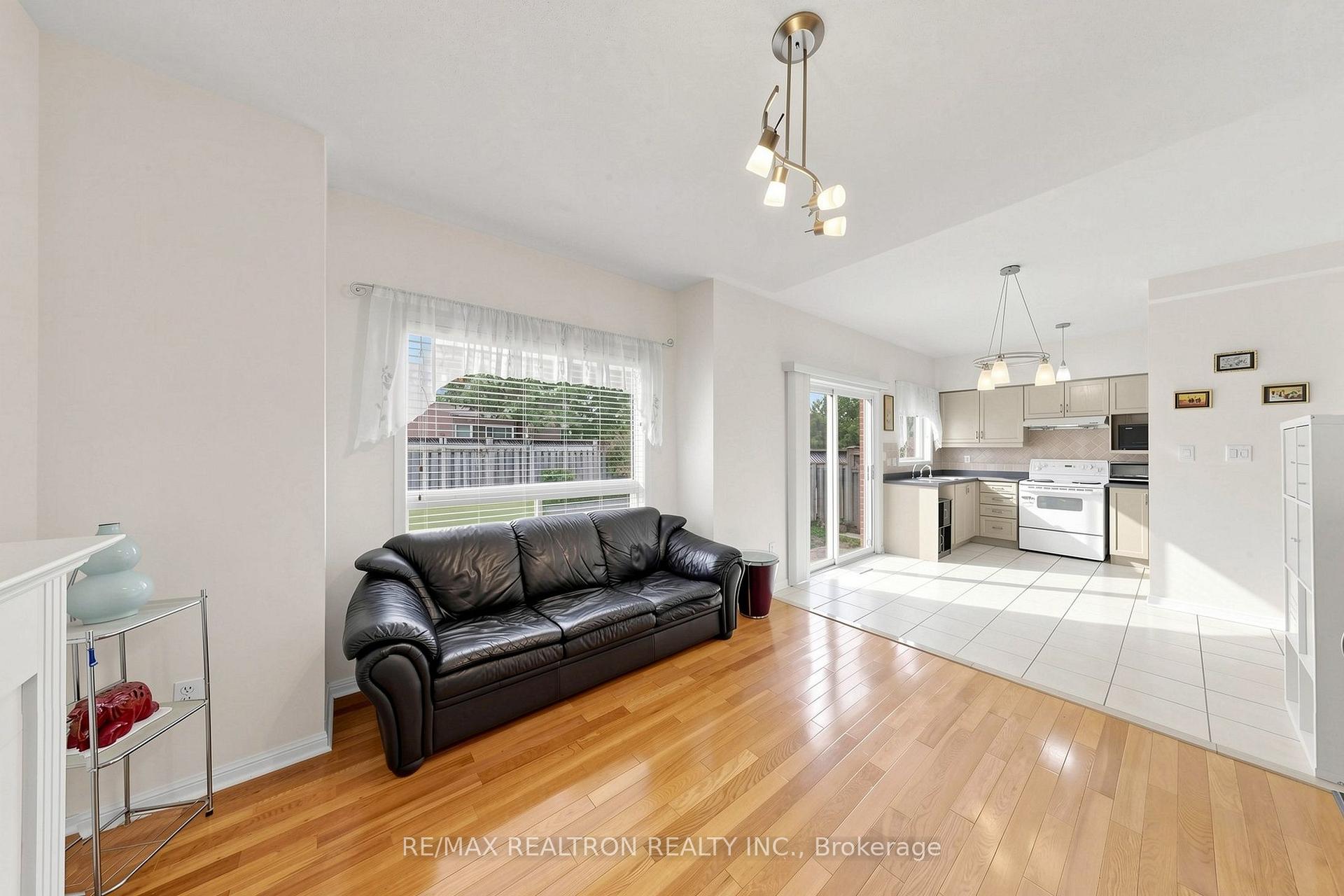 Photo 11 of 51 Pinecrest Street, Markham, Wismer — HOMEH