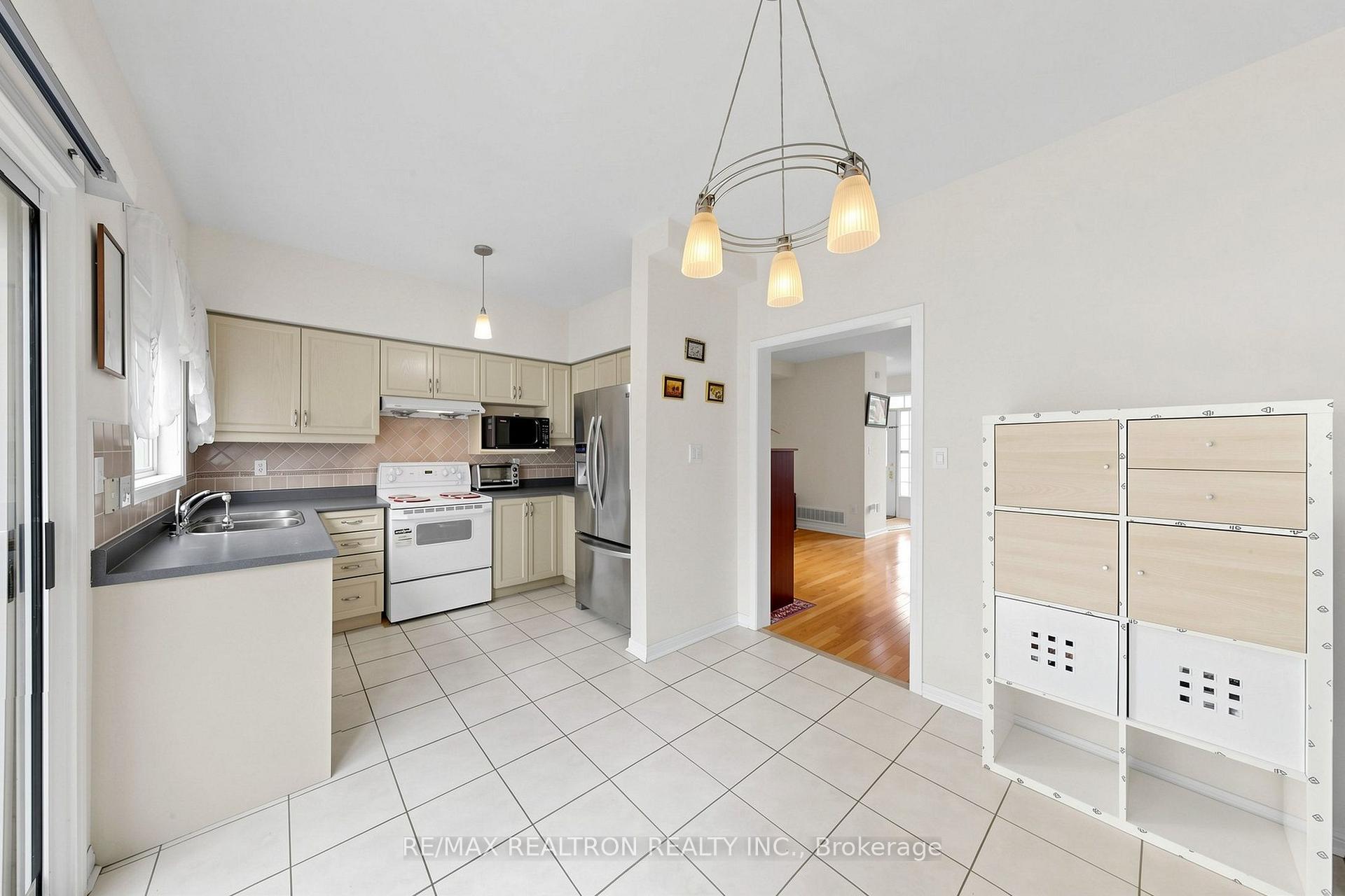 Photo 13 of 51 Pinecrest Street, Markham, Wismer — HOMEH