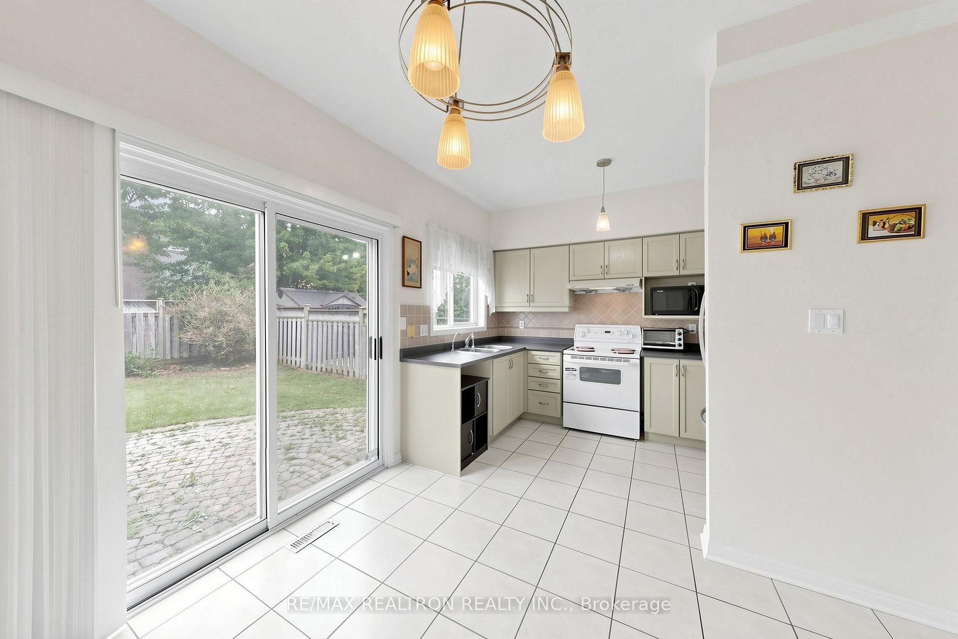 Photo 16 of 51 Pinecrest Street, Markham, Wismer — HOMEH