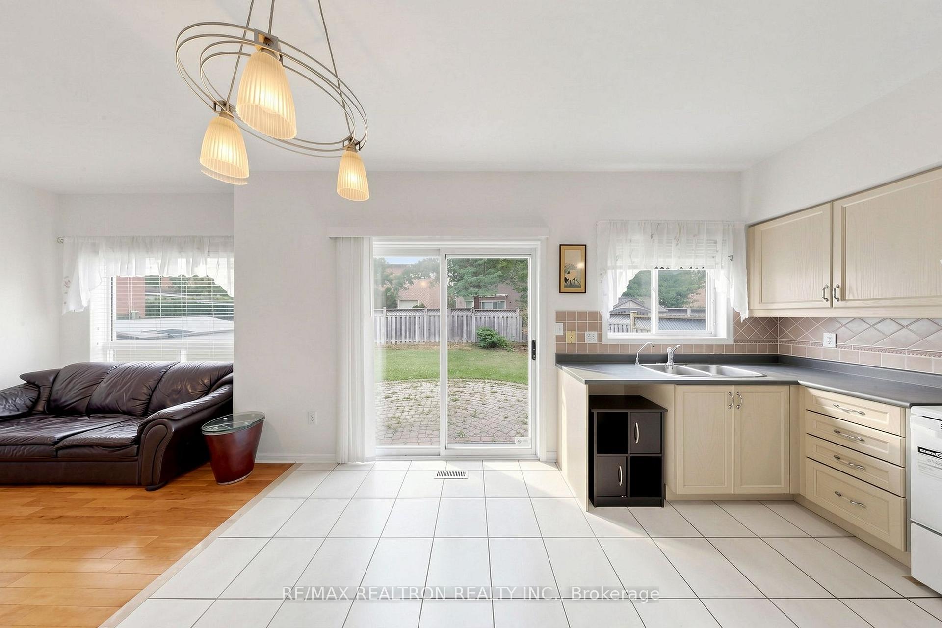 Photo 17 of 51 Pinecrest Street, Markham, Wismer — HOMEH