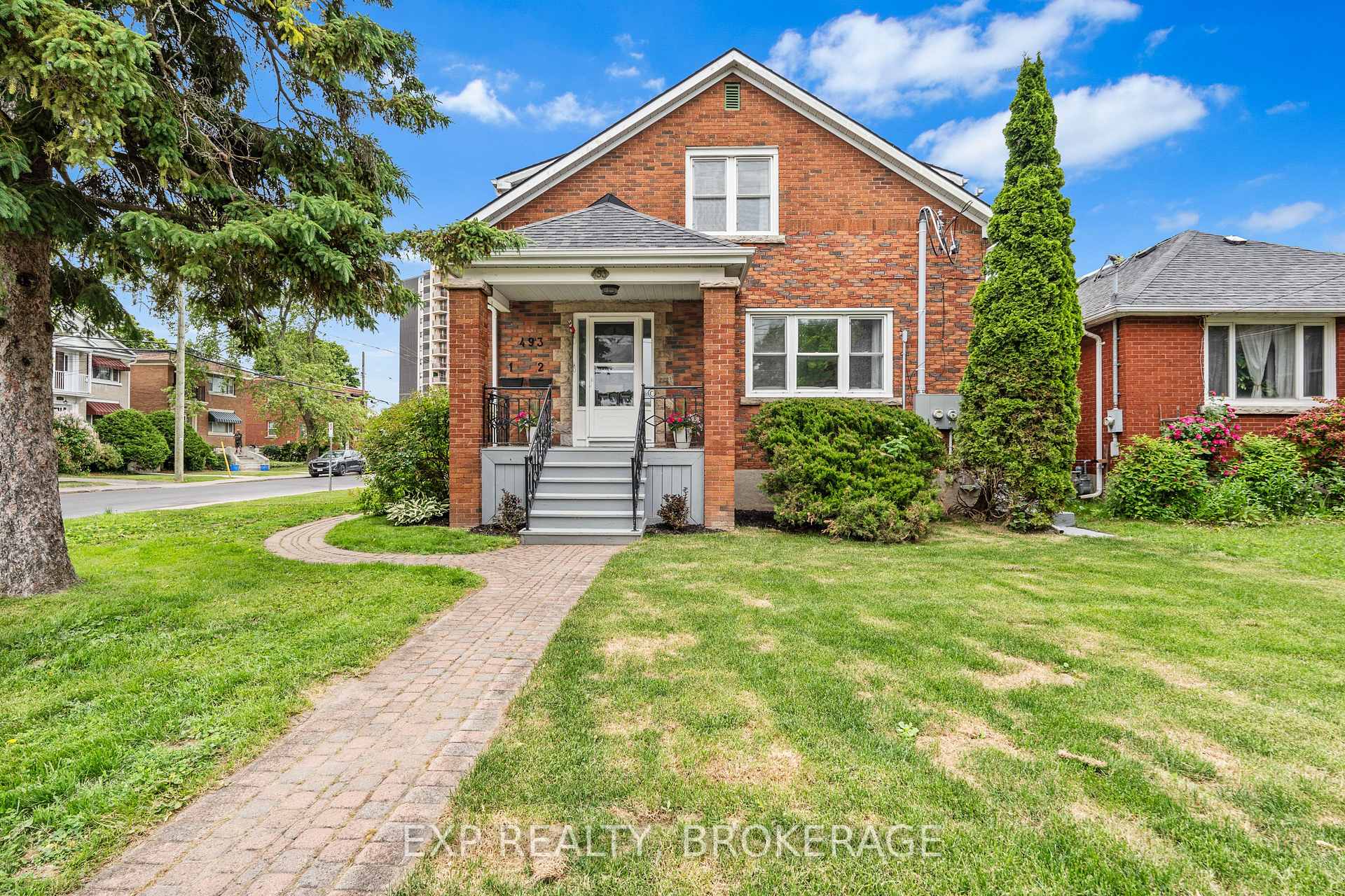 Photo of 493 College Street