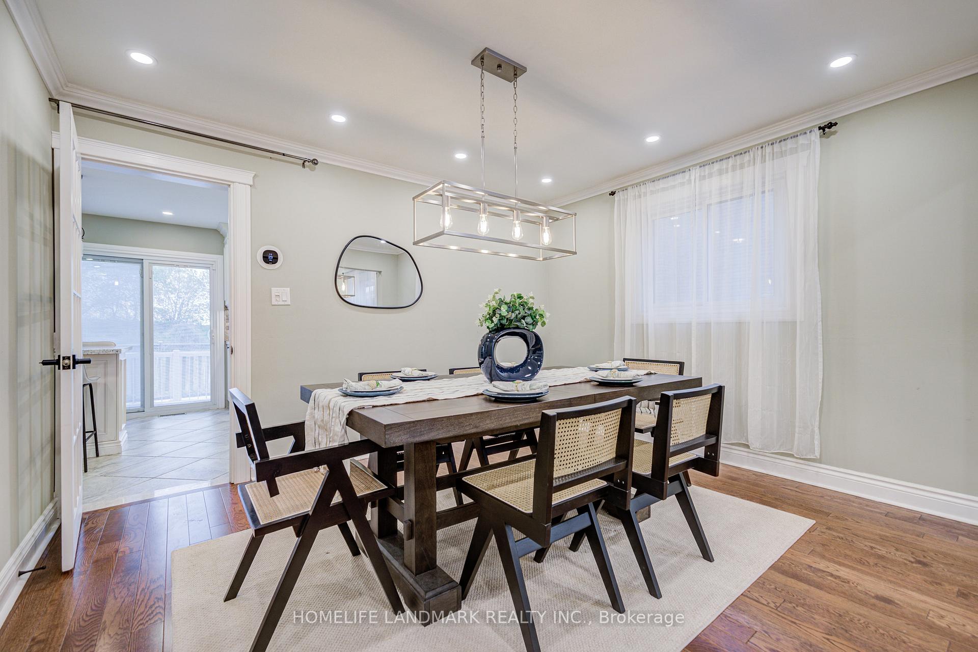 Photo 8 of 2105 Folkway Drive, Mississauga, Erin Mills — HOMEH