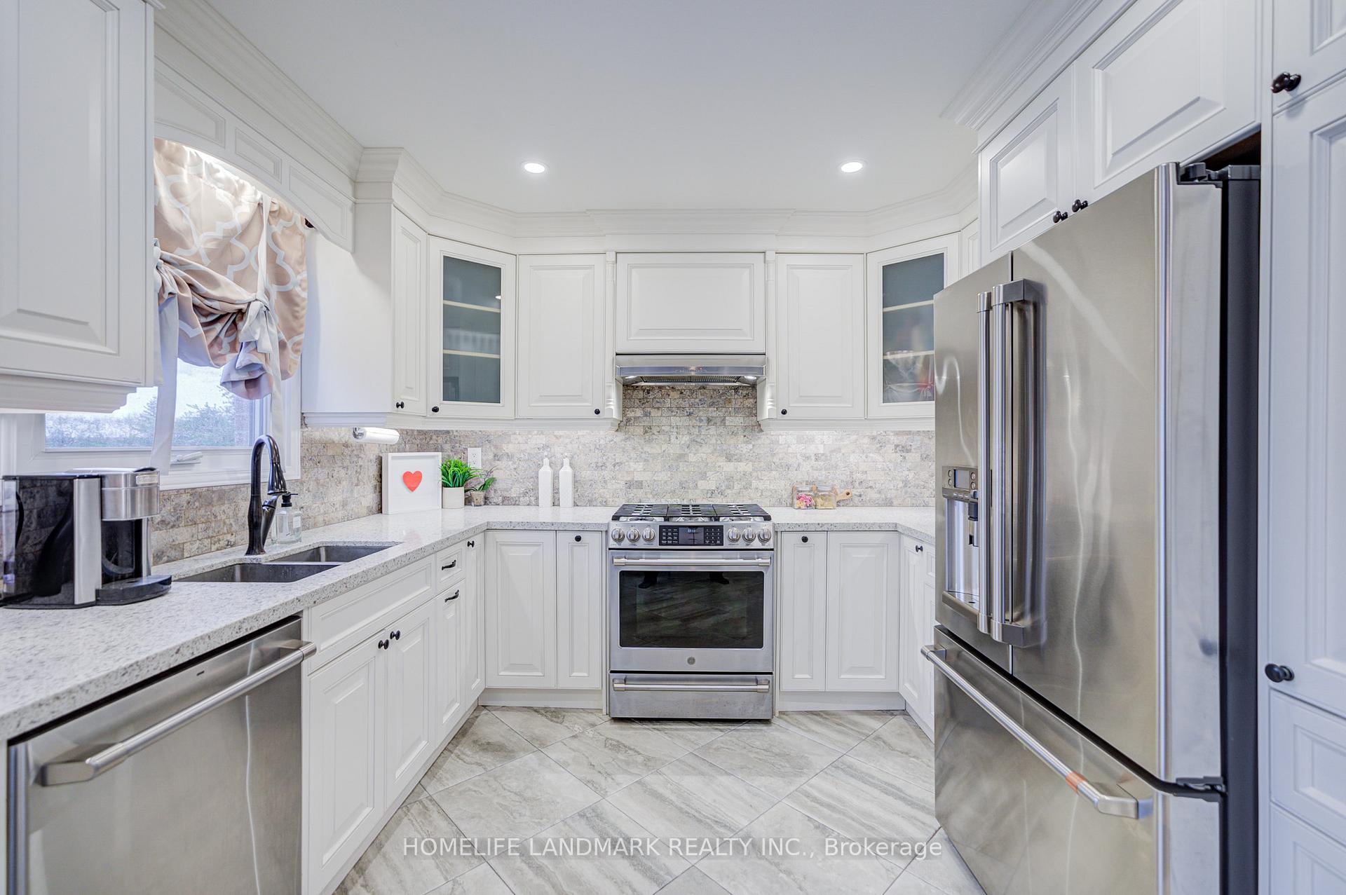 Photo 17 of 2105 Folkway Drive, Mississauga, Erin Mills — HOMEH