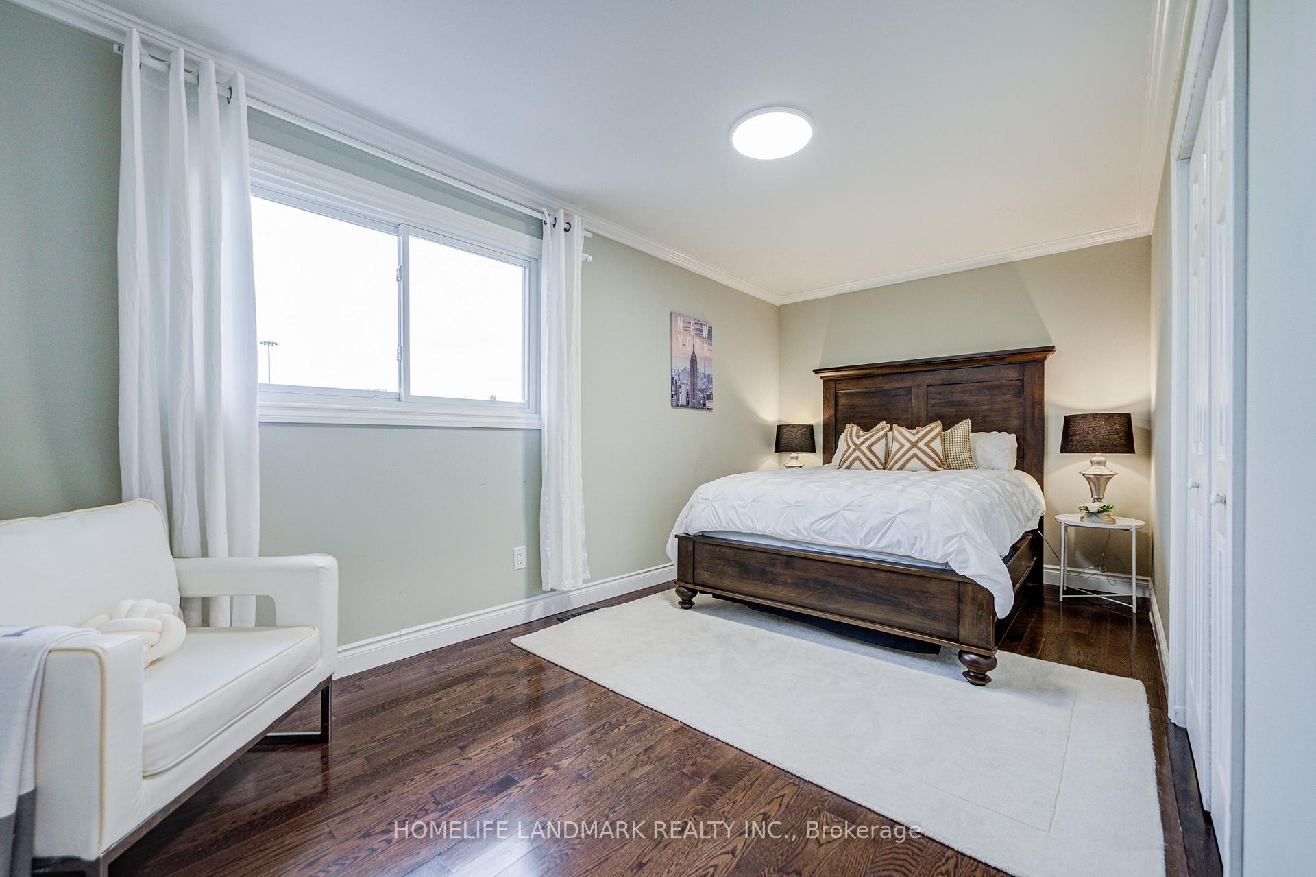 Photo 23 of 2105 Folkway Drive, Mississauga, Erin Mills — HOMEH