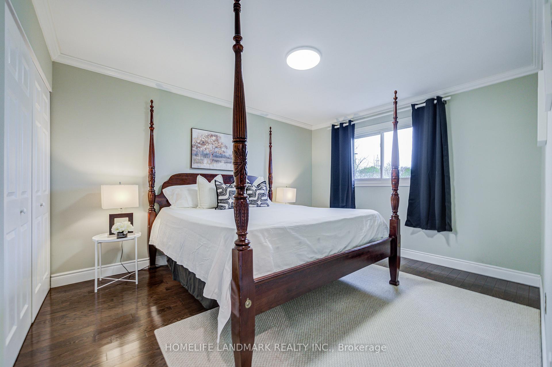 Photo 25 of 2105 Folkway Drive, Mississauga, Erin Mills — HOMEH